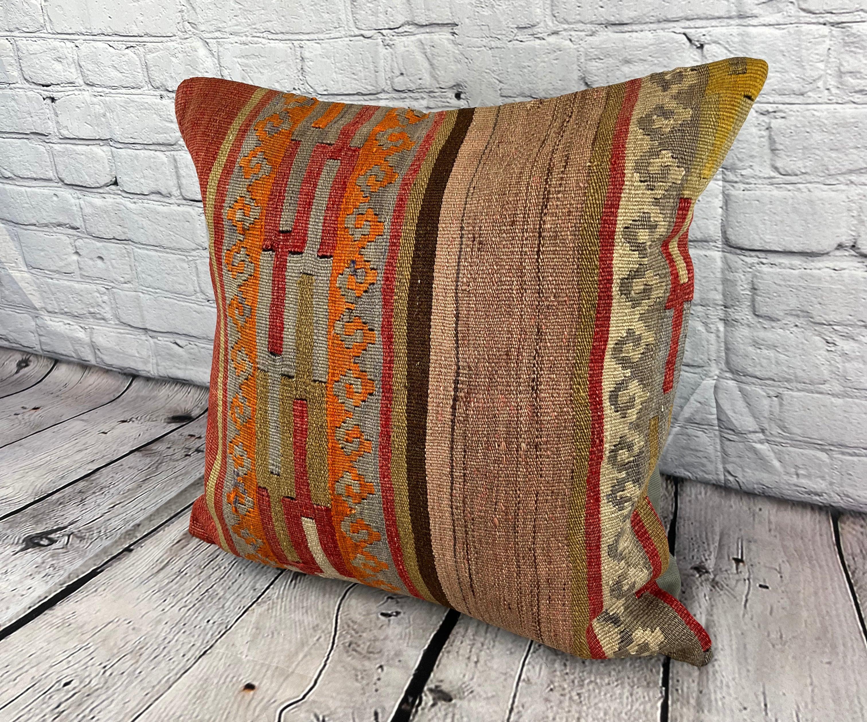 20 x 20 Cojín Kilim Cojín Turco Natural Rojo Marrón Funda de Cojín #6775 Mejora la decoración de tu casa con nuestro cojín Kilim Cojín Kilim Turco. Esta exquisita funda de almohada, meticulosamente tejida a mano, aporta un toque de elegancia y