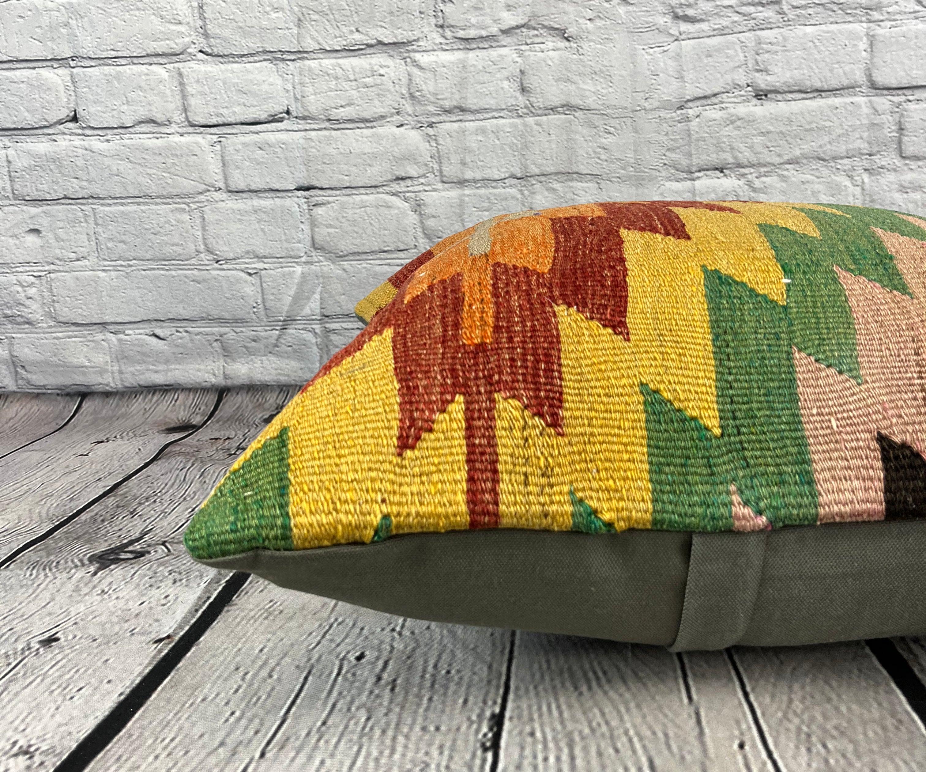 20 x 20 Kilim Turkish Cushion Natural Yellow Green Pillow Cushion Cover #6794 In New Condition For Sale In Houston, TX