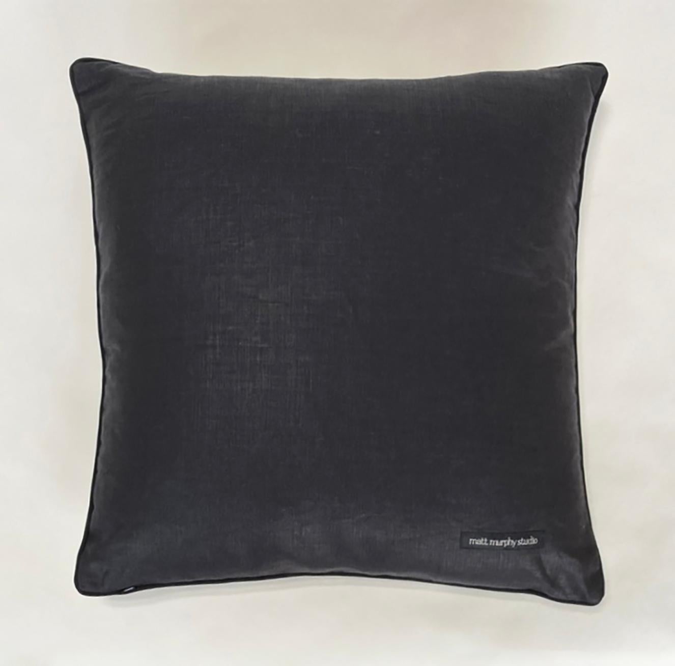20 x 20 Linen Floral Printed Throw Pillow with Pattern by Tommi Parzinger In New Condition For Sale In Minneapolis, MN