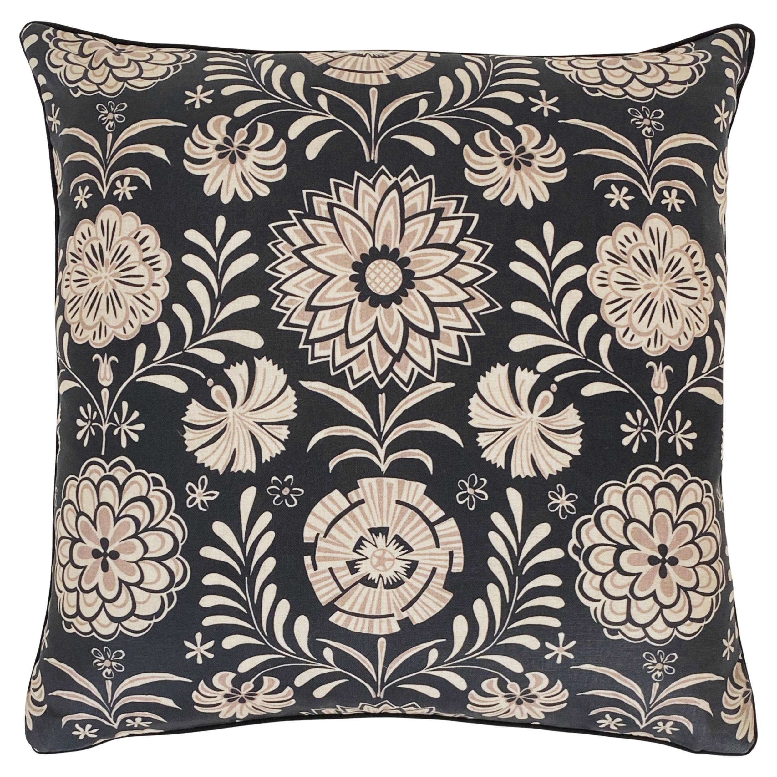 20 x 20 Linen Floral Printed Throw Pillow with Pattern by Tommi Parzinger For Sale