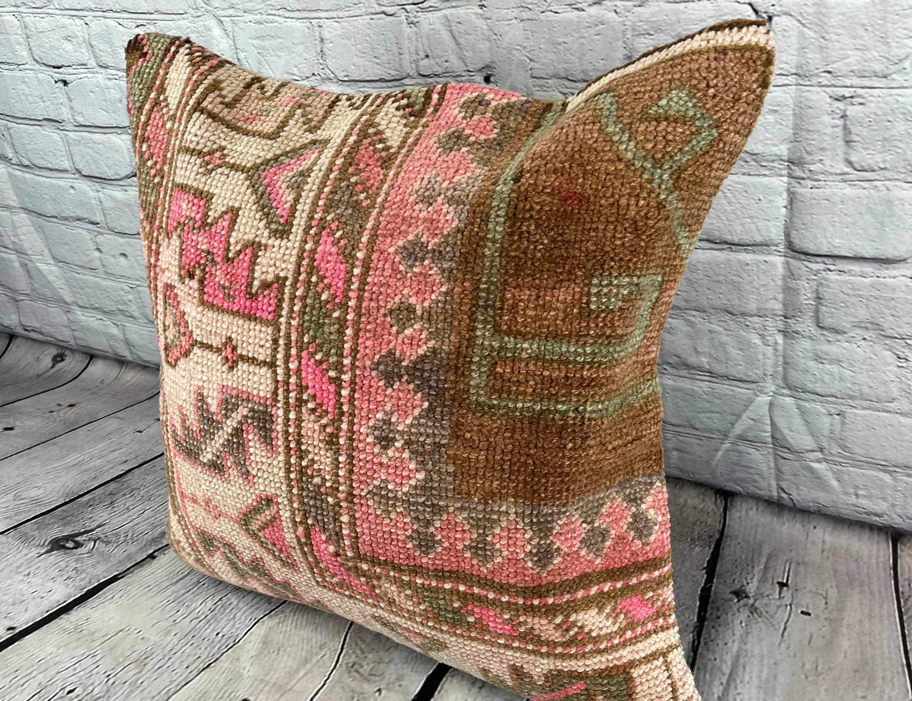 20 x 20 Rug Pillow Anatolian Echoing Turkish Pillow Cushion Cover #7648 Améliorez votre décoration intérieure avec notre Rug Pillow Turkish Rug Cushion. Cette exquise housse de coussin, méticuleusement tissée à la main, apporte une touche d'élégance