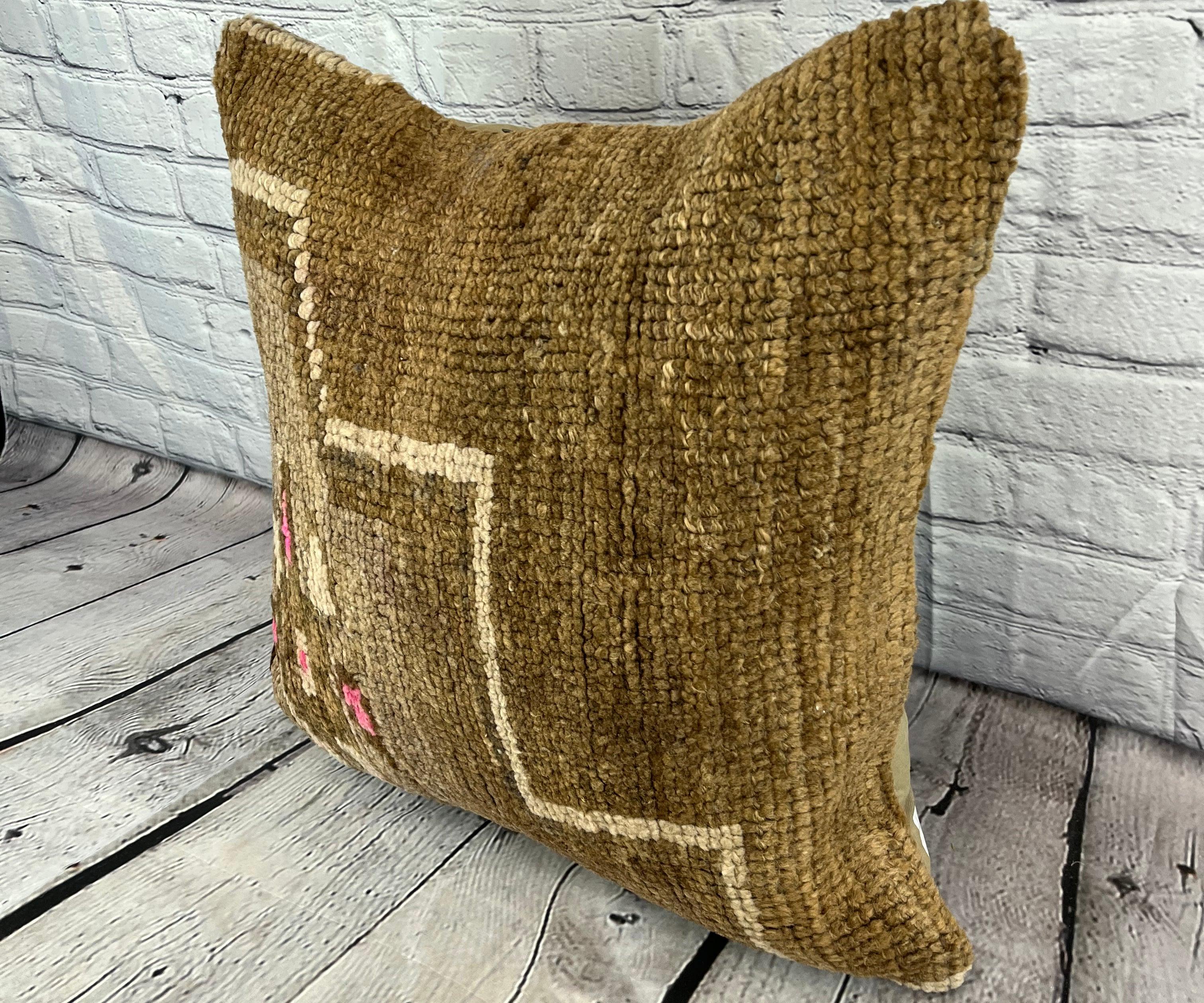 20 x 20 Rug Pillow Anatolian Radiant Enclave Turkish Pillow Cushion Cover #7664 Verbessern Sie Ihr Zuhause mit unserem Rug Pillow Turkish Rug Cushion. Dieser exquisite, sorgfältig handgewebte Kissenbezug bringt einen Hauch von Eleganz und