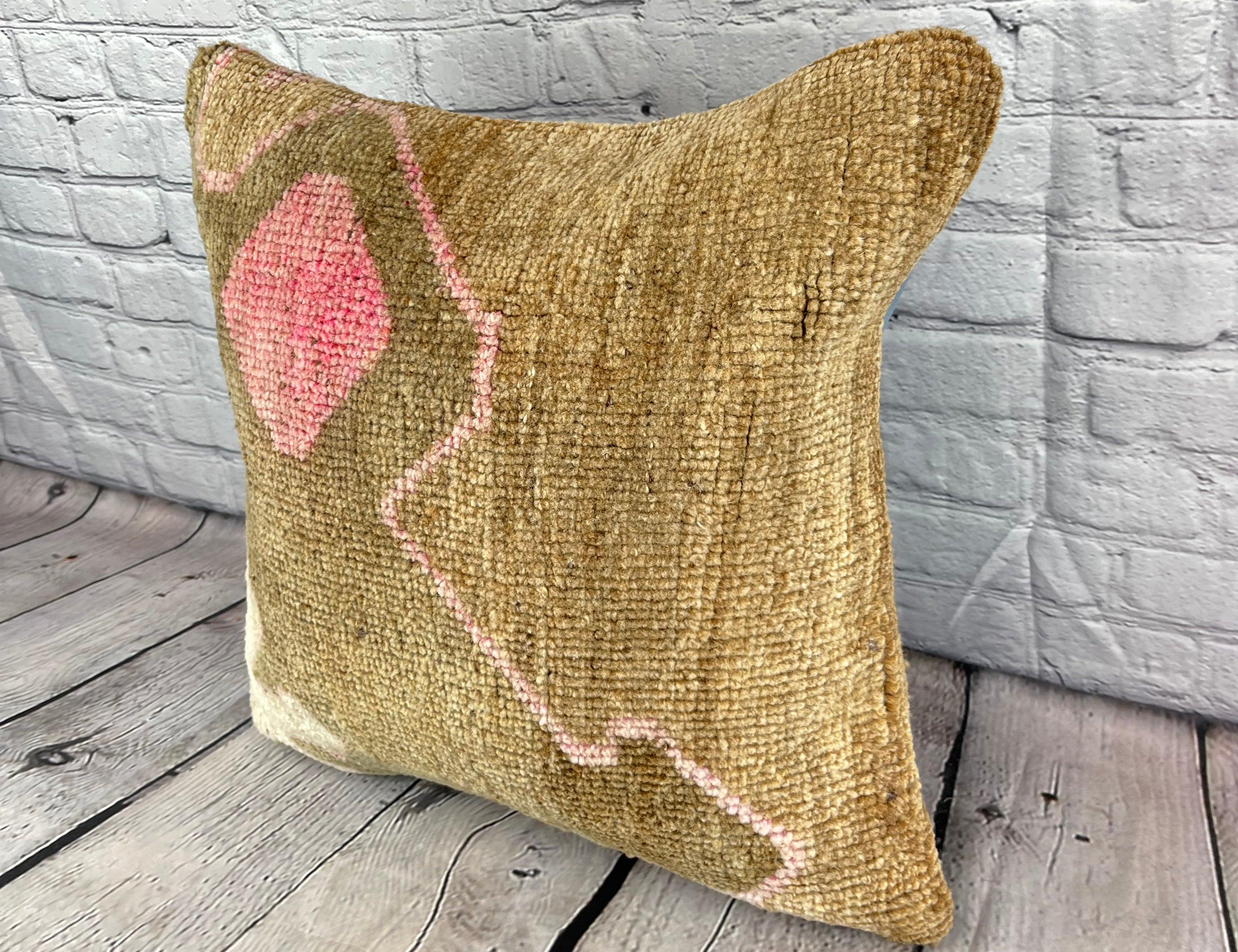 20 x 20 Rug Pillow Bosporus Azure Turkish Pillow Cushion Cover #7361 Verbessern Sie Ihr Zuhause mit unserem Rug Pillow Turkish Rug Cushion. Dieser exquisite, sorgfältig handgewebte Kissenbezug bringt einen Hauch von Eleganz und kulturellem Erbe in