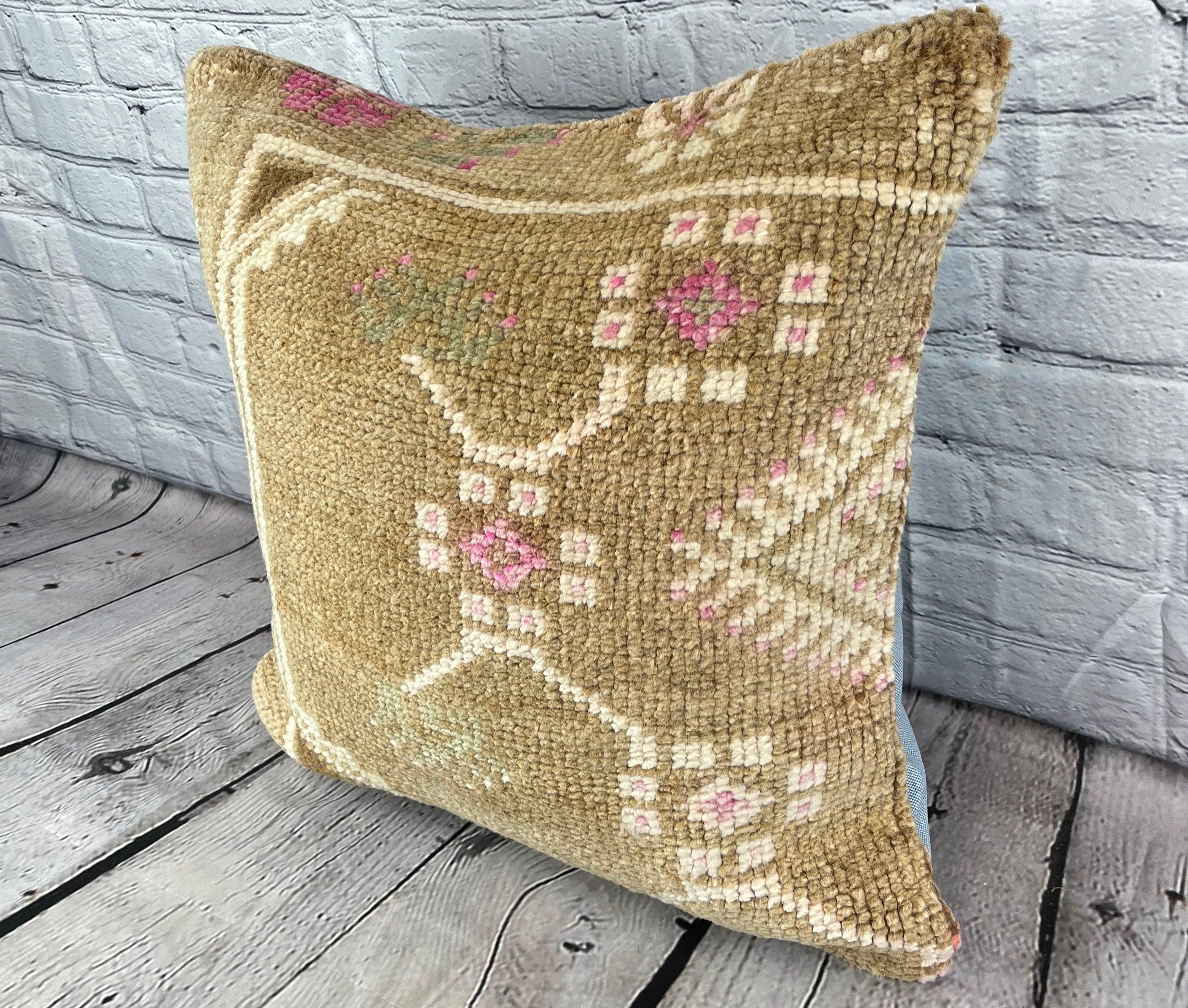20 x 20 Rug Pillow Cappadocian Mystical Turkish Pillow Cushion Cover #7400 Migliora l'arredamento della tua casa con il nostro Rug Pillow Turkish Rug Cushion. Questo squisito copricuscino, meticolosamente tessuto a mano, dona un tocco di eleganza e