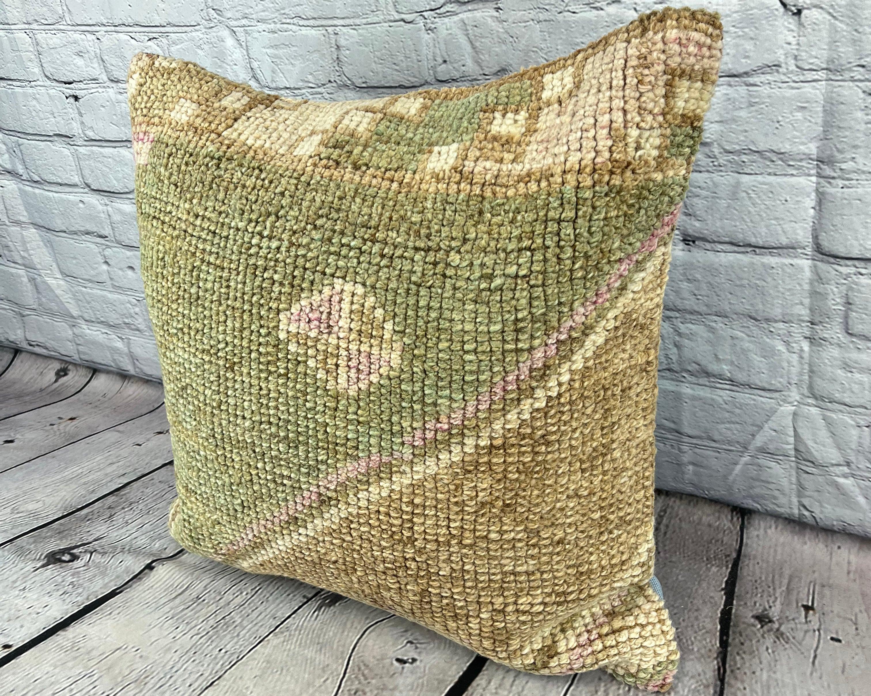 20 x 20 Cuscino Rug Celestial Dreamland Turkish Pillow Cushion Cover #7388 Migliora l'arredamento della tua casa con il nostro cuscino Rug Pillow Turkish Rug Cushion. Questo squisito copricuscino, meticolosamente tessuto a mano, dona un tocco di