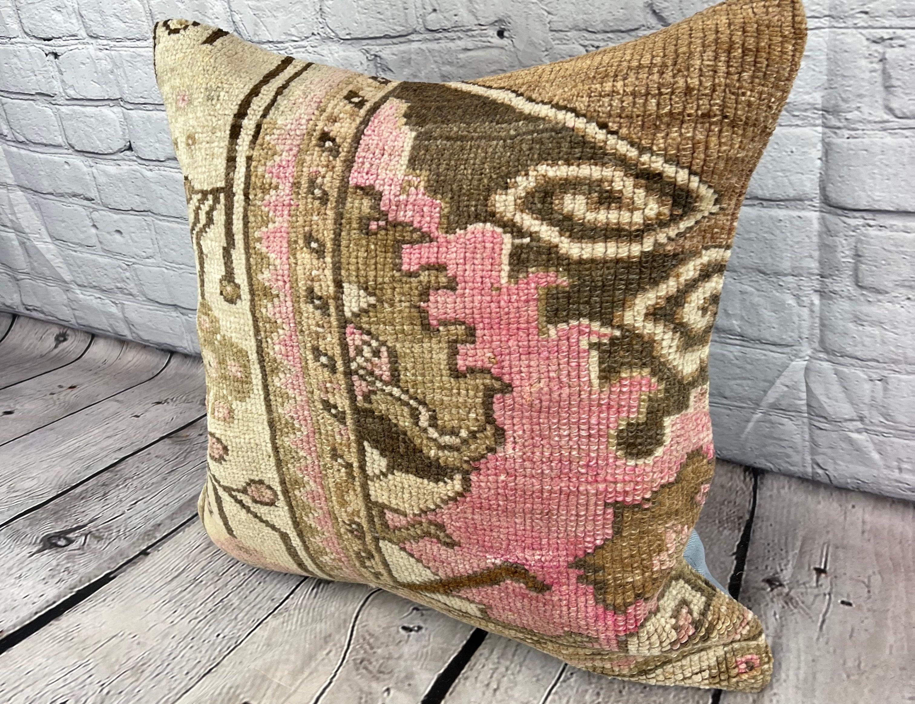 20 x 20 Rug Pillow Dreamy Cascade Turkish Pillow Cushion Cover #7350 Verschönern Sie Ihr Zuhause mit unserem Rug Pillow Turkish Rug Cushion. Dieser exquisite, sorgfältig handgewebte Kissenbezug bringt einen Hauch von Eleganz und kulturellem Erbe in