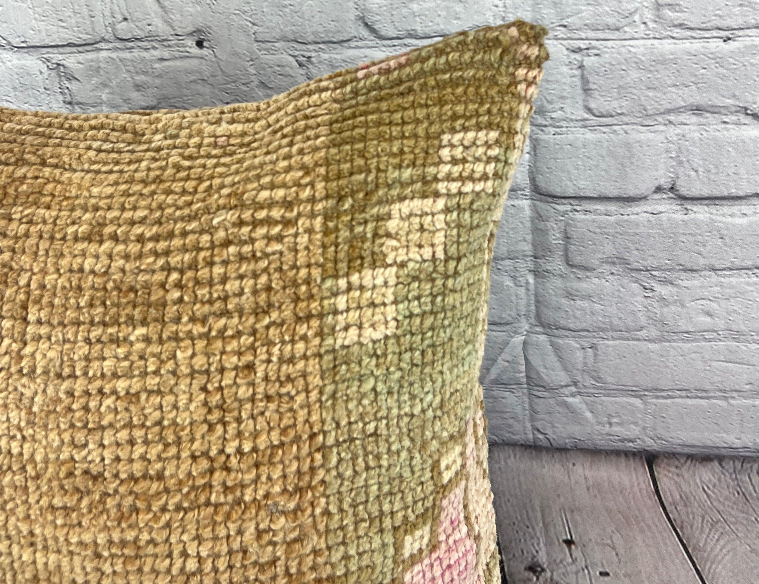 20 x 20 Teppich Kissen Echoing Retreat Türkisches Kissen Cushion Cover #7352 (Handgeknüpft) im Angebot