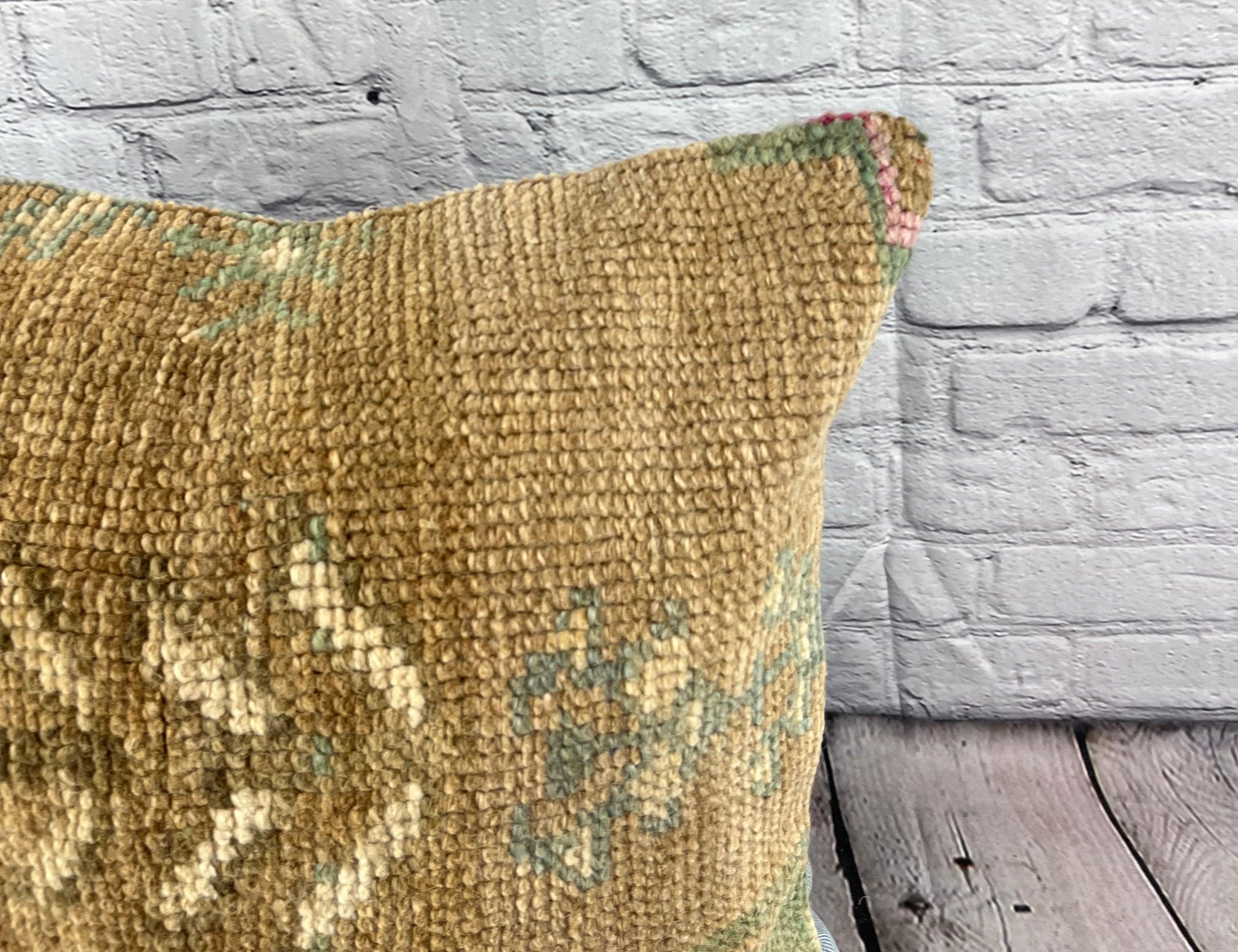 20 x 20 Teppich Kissen Ethereal Elegance Türkisches Kissen Cushion Cover #6689 (Handgeknüpft) im Angebot