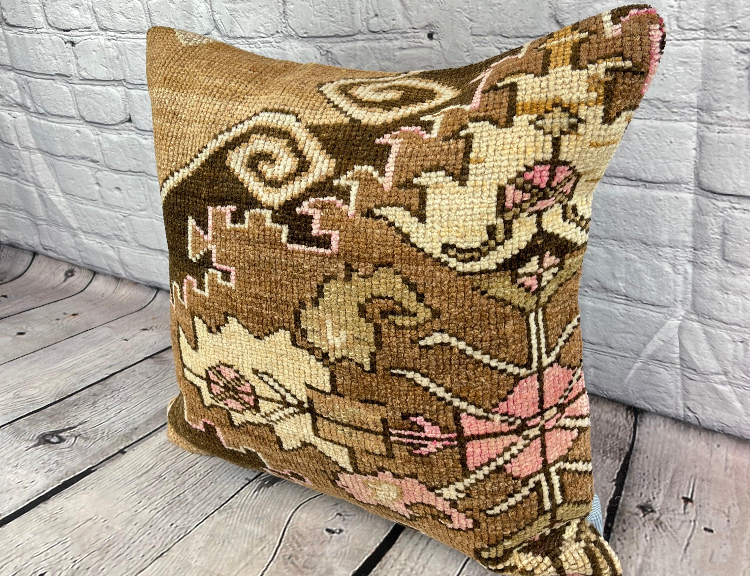 20 x 20 Rug Pillow Golden Twilight Turkish Pillow Cushion Cover #7333 Migliora l'arredamento della tua casa con il nostro Rug Pillow Turkish Rug Cushion. Questo squisito copricuscino, meticolosamente tessuto a mano, dona un tocco di eleganza e di