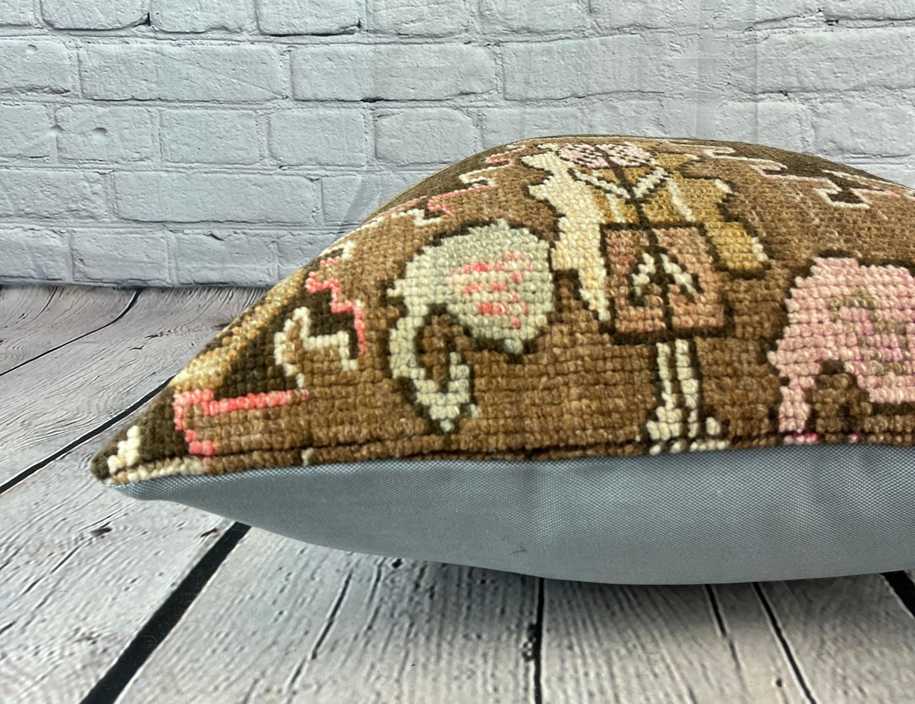 20 x 20 Rug Pillow Horizon Zenith Turkish Pillow Cushion Cover #7402 In New Condition For Sale In Houston, TX