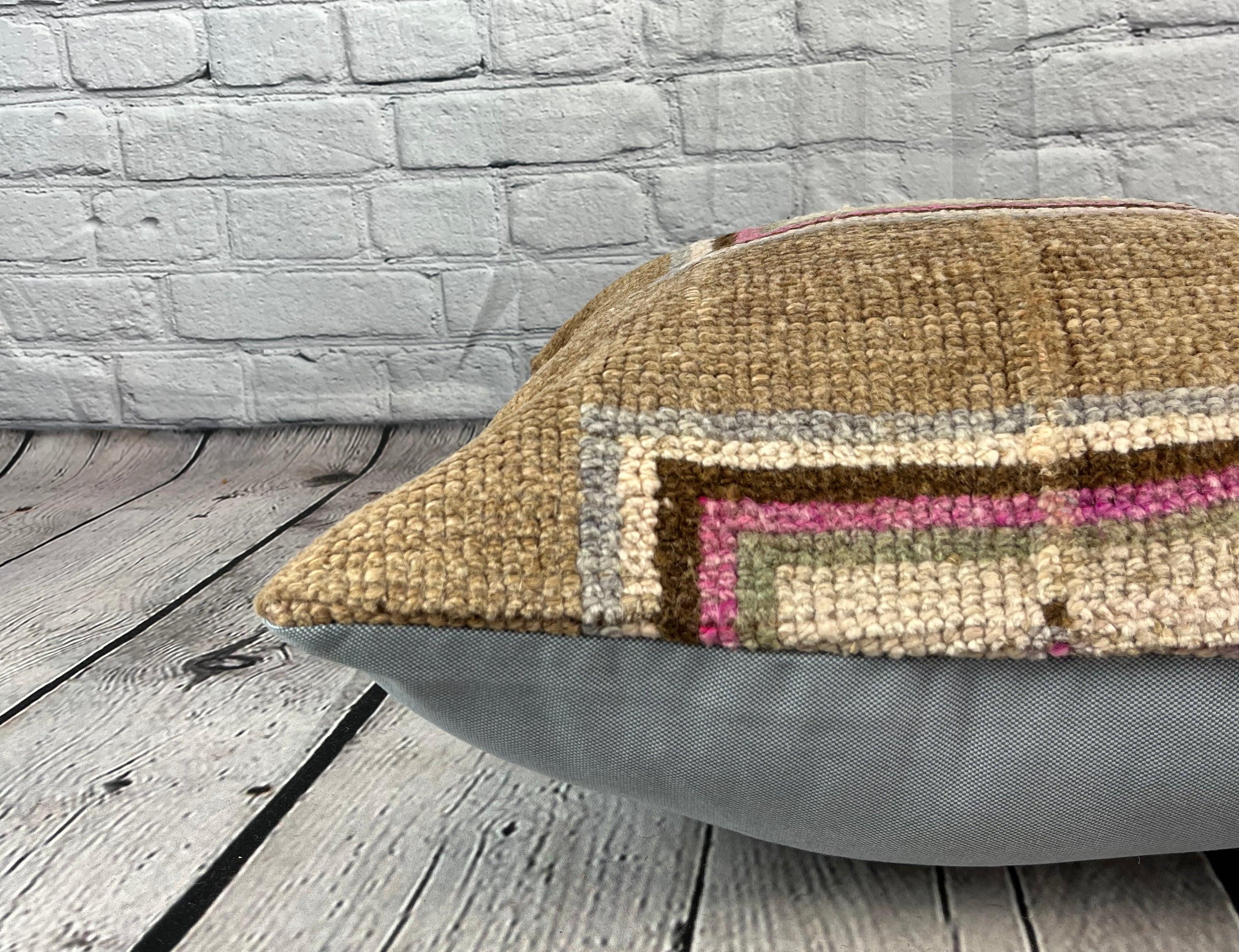 20 x 20 Rug Pillow Majestic Reverie Turkish Pillow Cushion Cover #7362 In New Condition For Sale In Houston, TX