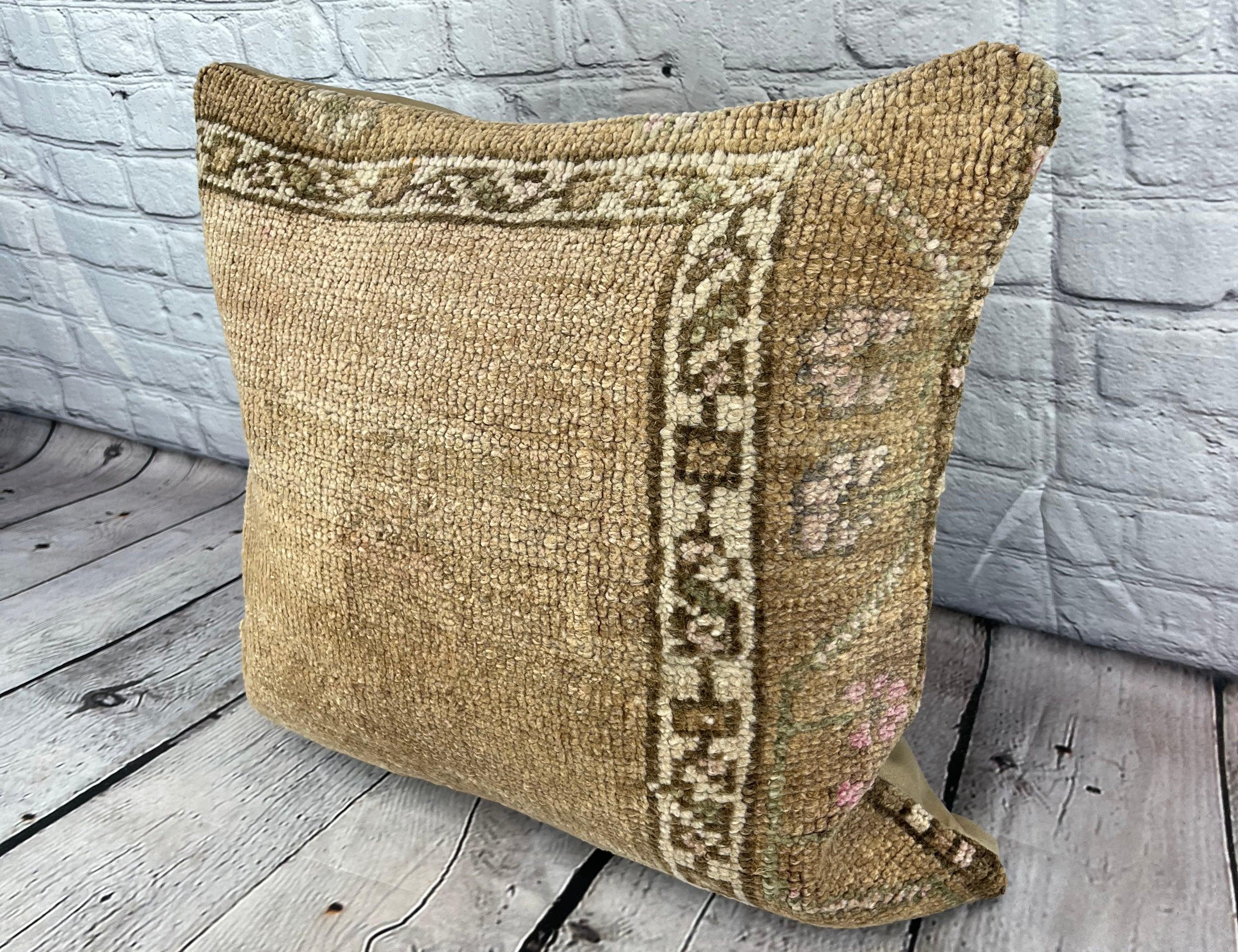 20 x 20 Cuscino Tappeto Moonlit Sanctuary Cuscino Turco Copricuscino #7624 Migliora l'arredamento della tua casa con il nostro Cuscino Tappeto Turco. Questo squisito copricuscino, meticolosamente tessuto a mano, dona un tocco di eleganza e di