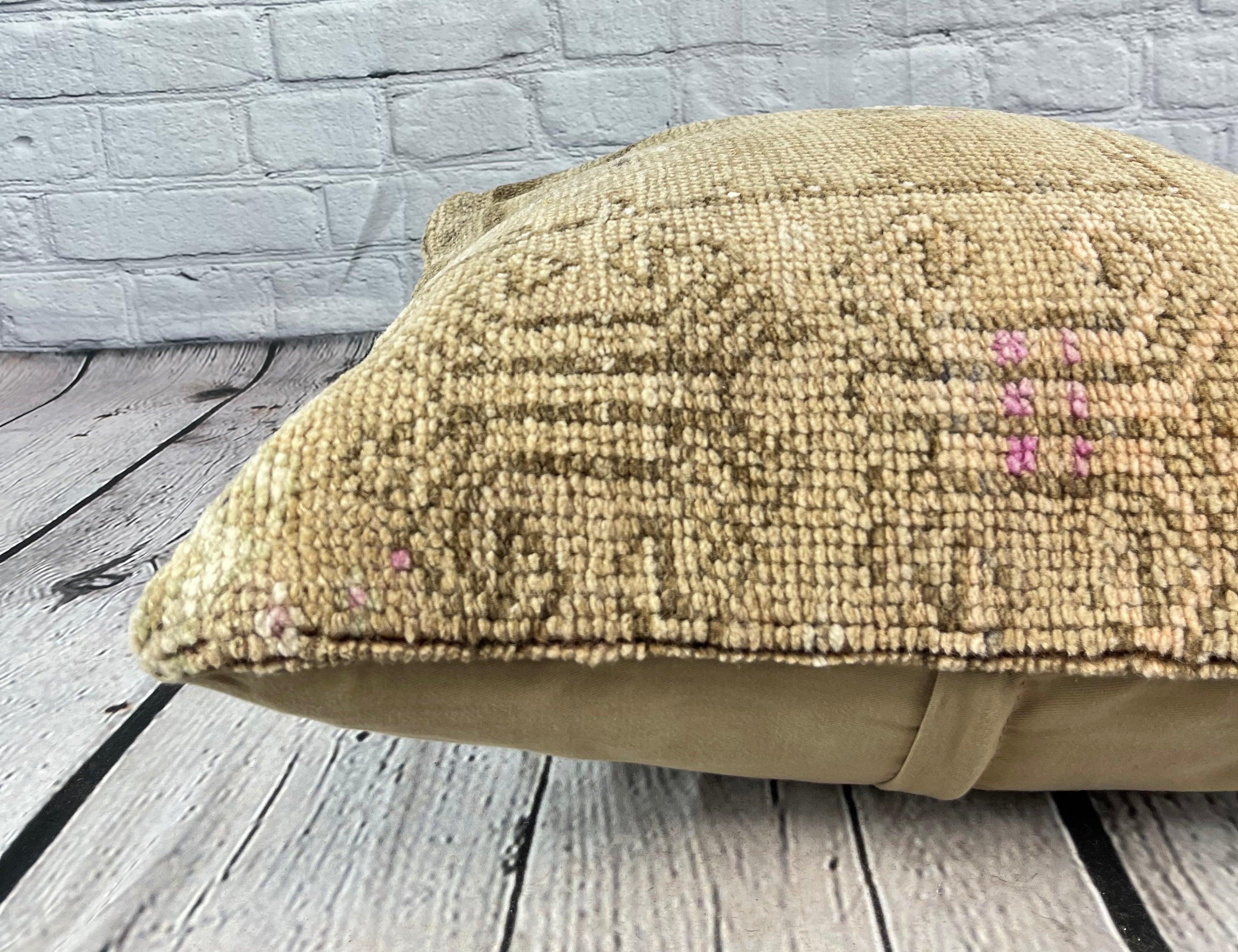 20 x 20 Rug Pillow Radiant Oasis Turkish Pillow Cushion Cover #7617 In New Condition For Sale In Houston, TX