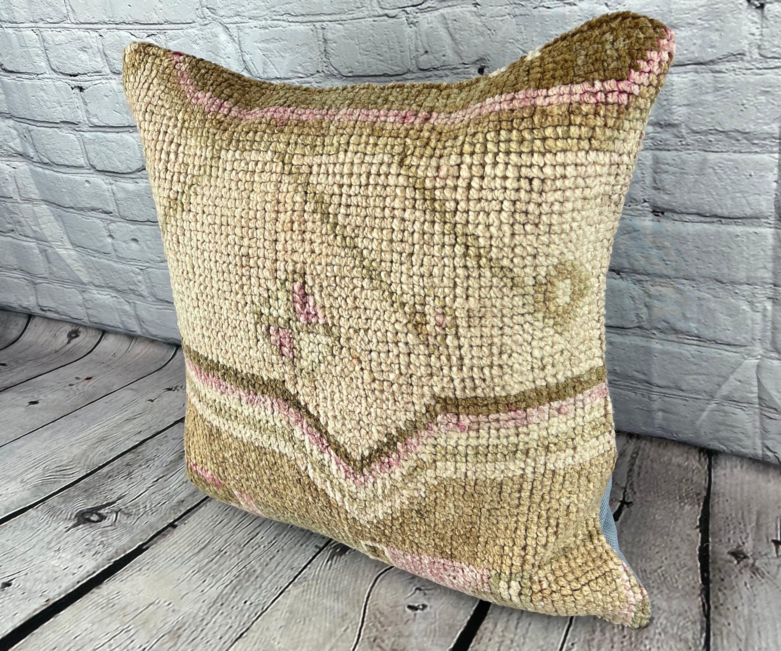 20 x 20 Cuscino Tappeto Topkapi Celestial Turkish Pillow Cushion Cover #7398 Migliora l'arredamento della tua casa con il nostro Cuscino Tappeto Turco. Questo squisito copricuscino, meticolosamente tessuto a mano, dona un tocco di eleganza e di