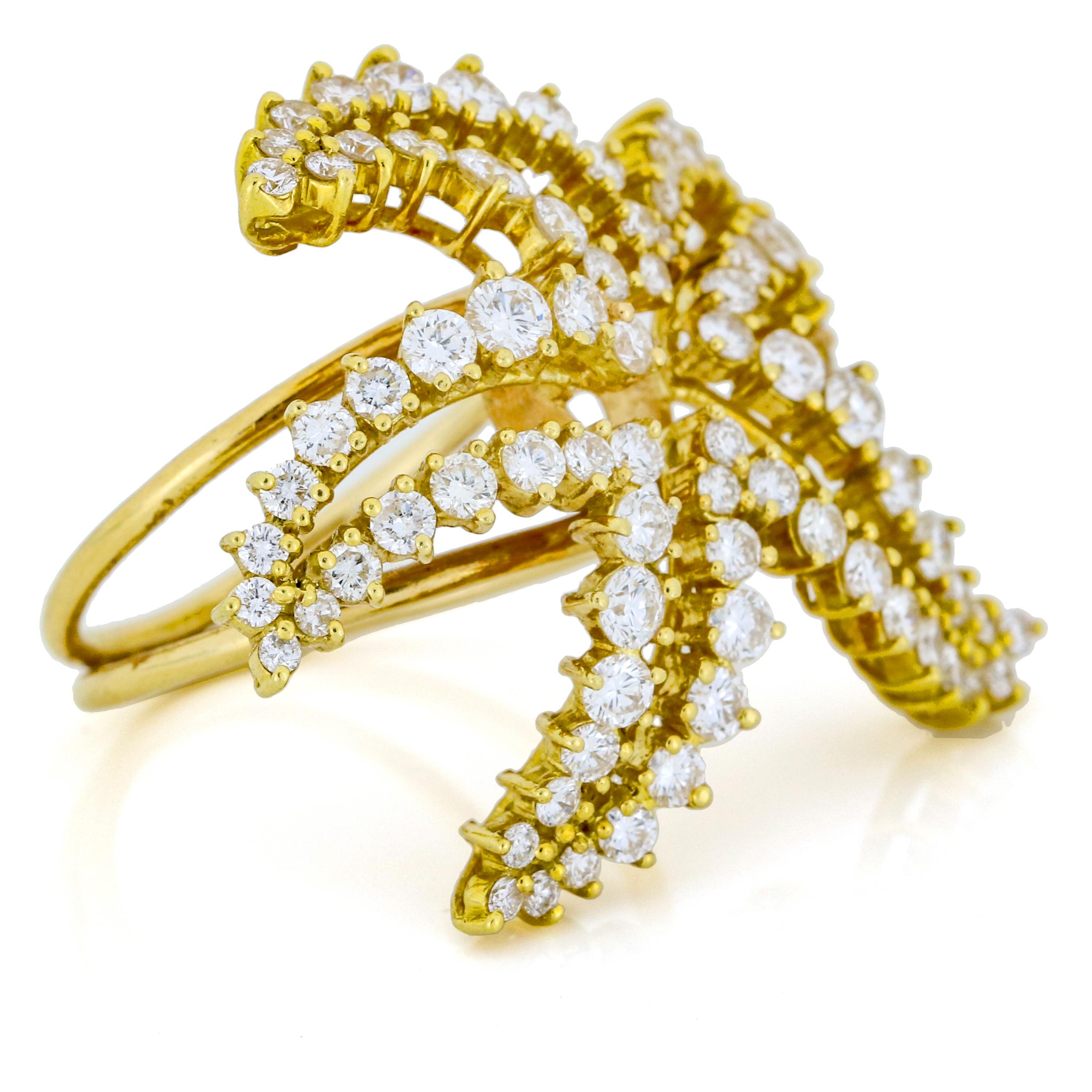 Round Cut 2.00 Carat 18 Karat Yellow Gold Diamond Starfish Fashion Statement Ring For Sale