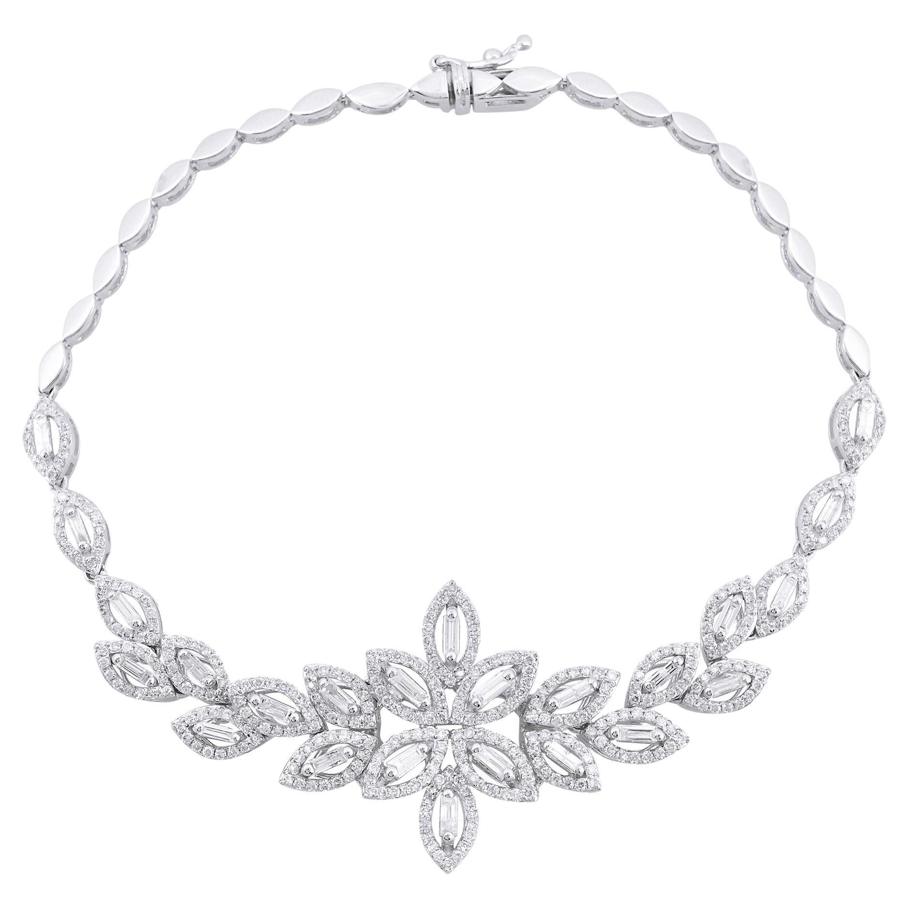 2.00 Carat Baguette Diamond Multi Leaf Design Charm Bracelet 18 Karat White Gold en vente