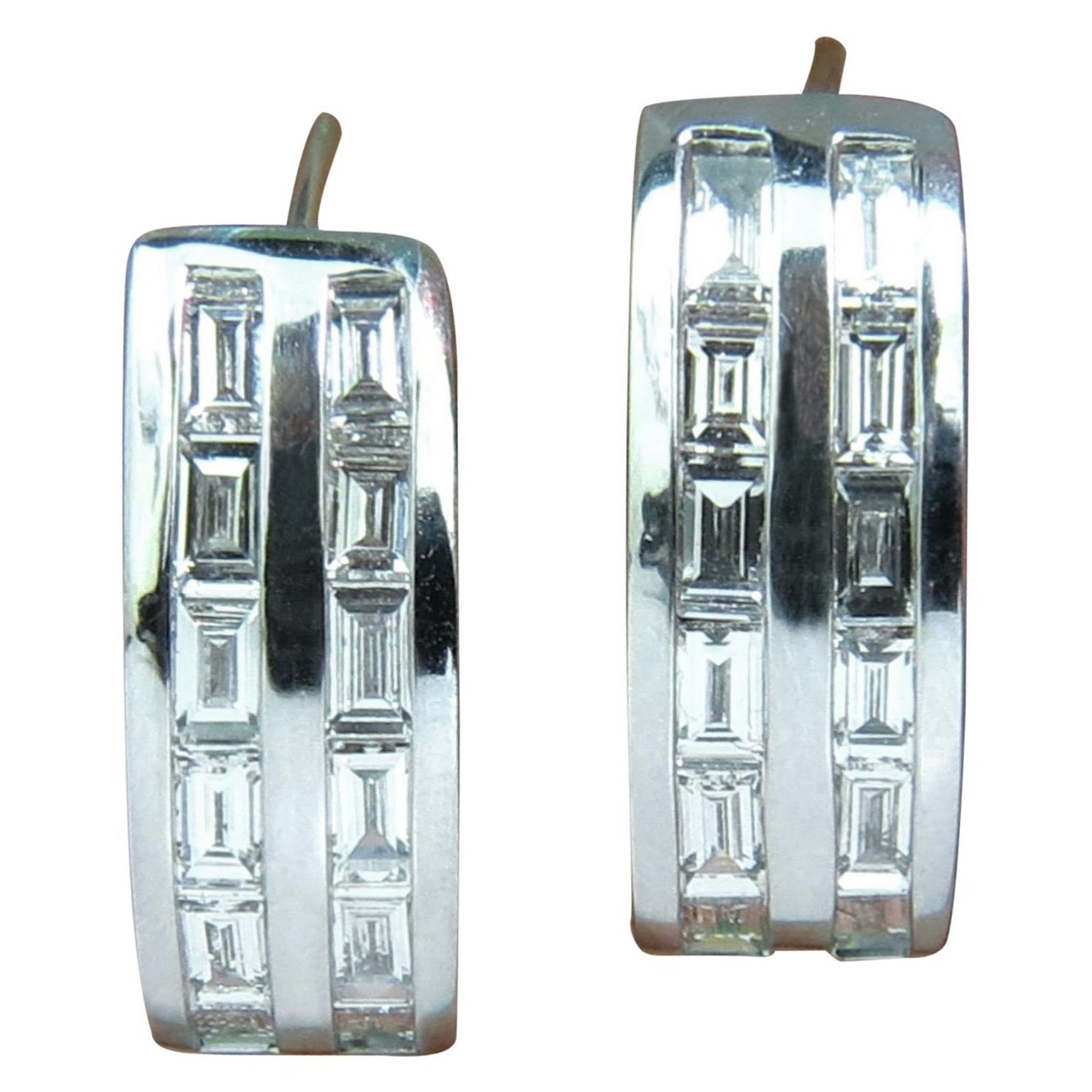 2.00 Carat Baguette Two Rows Diamond Hoop Clip Earrings 14 Karat* For Sale