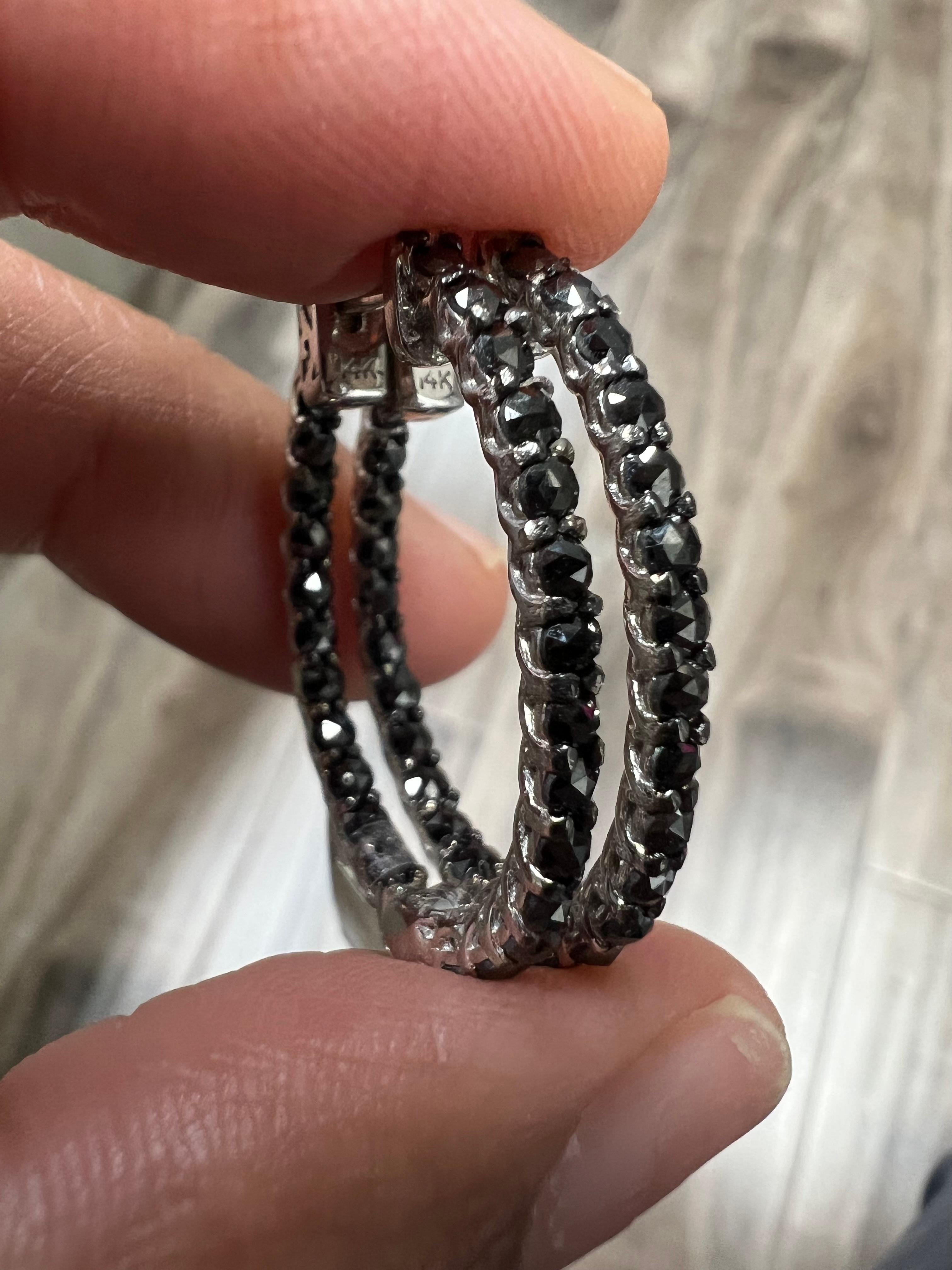 Orecchini a cerchio in oro bianco 14 carati con diamante nero da 2,00 carati in vendita 2