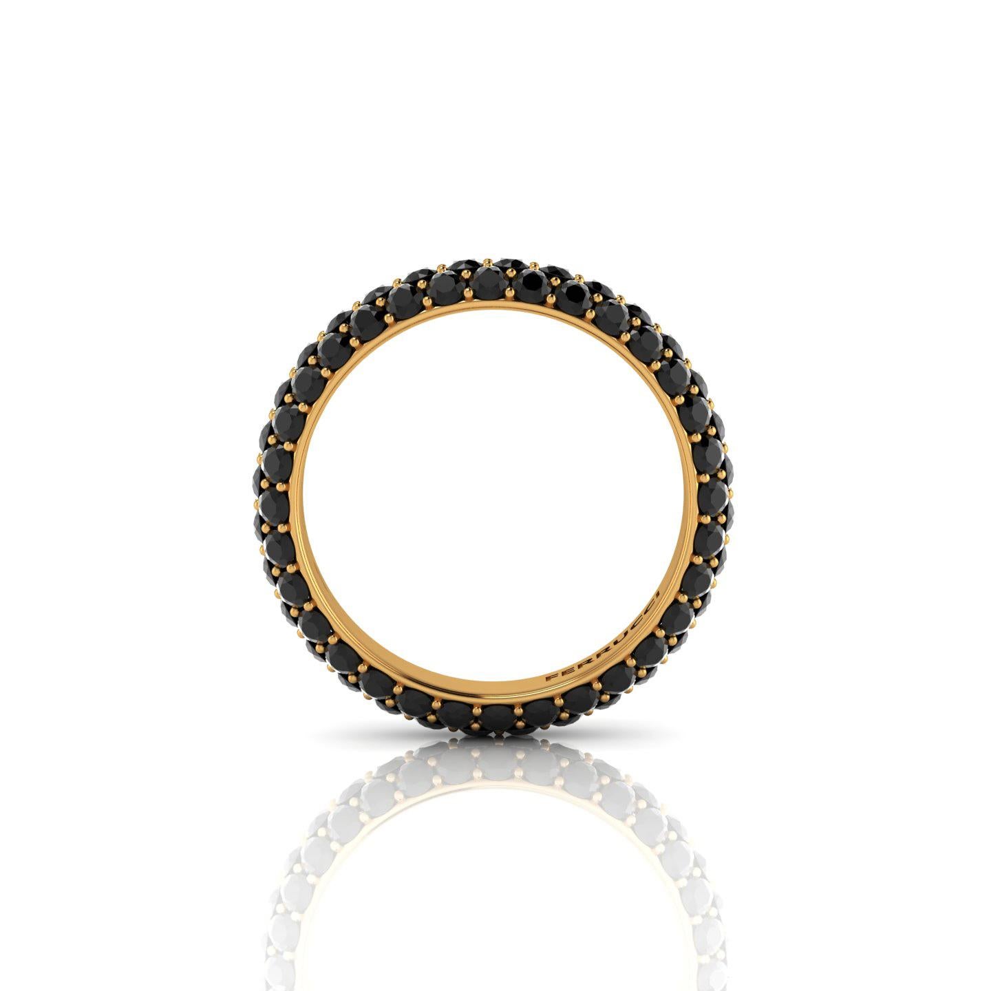 Moderno Anello con pavé di diamanti neri da 2,00 carati in oro giallo 18 carati in vendita