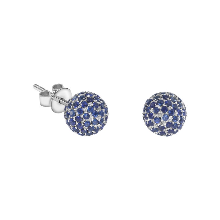 Round Cut 2.00 Carat Blue Sapphire 18 Karat Gold Pave Set Diamond Stud Earrings For Sale