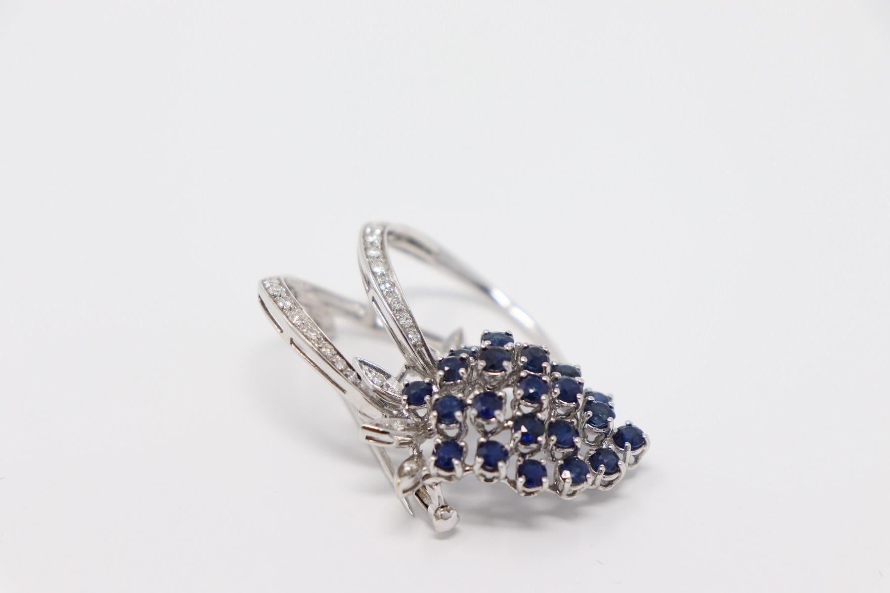 2.00 Carat Blue Sapphire and 0.30 Carat Diamonds White Gold Brooche 1