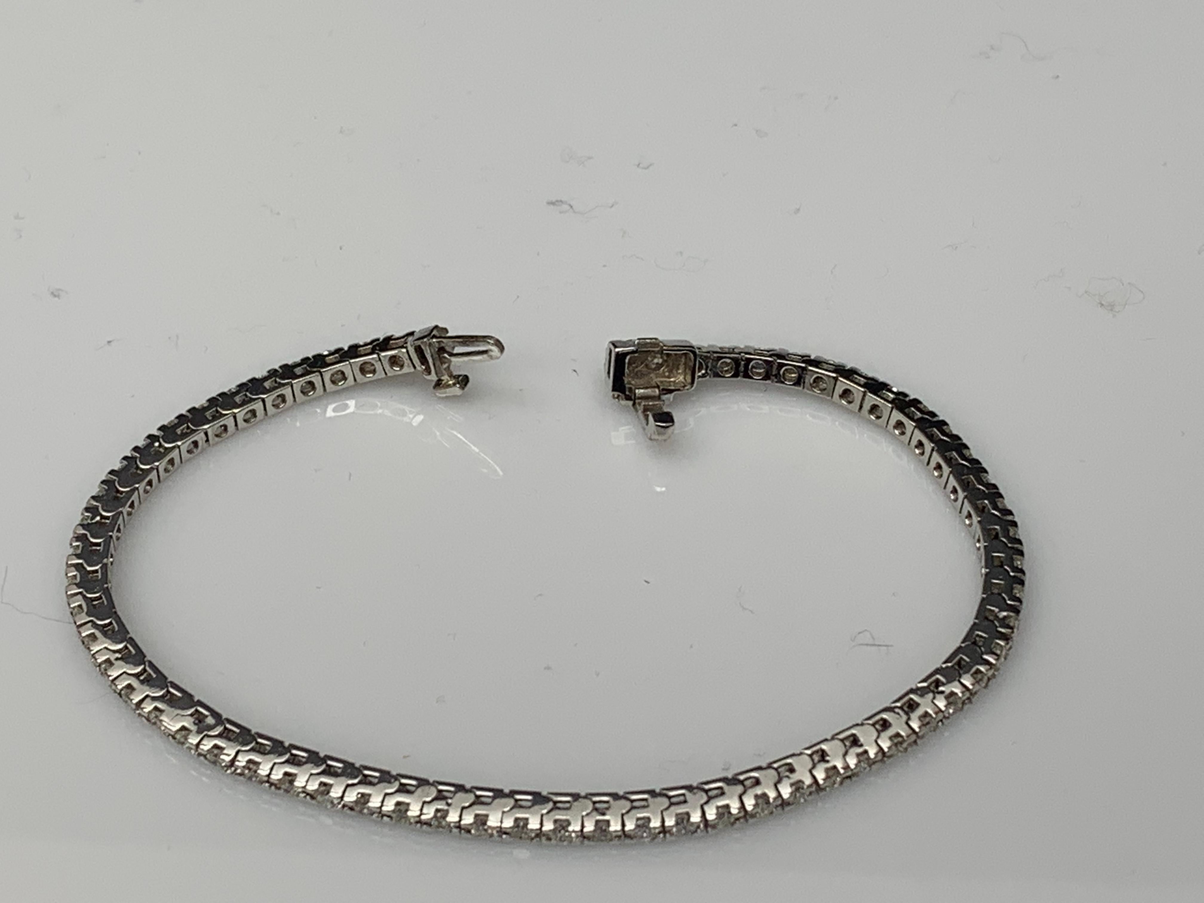2,00 Karat Diamant-Tennisarmband aus 14 Karat Weißgold mit rundem Brillantschliff im Angebot 8
