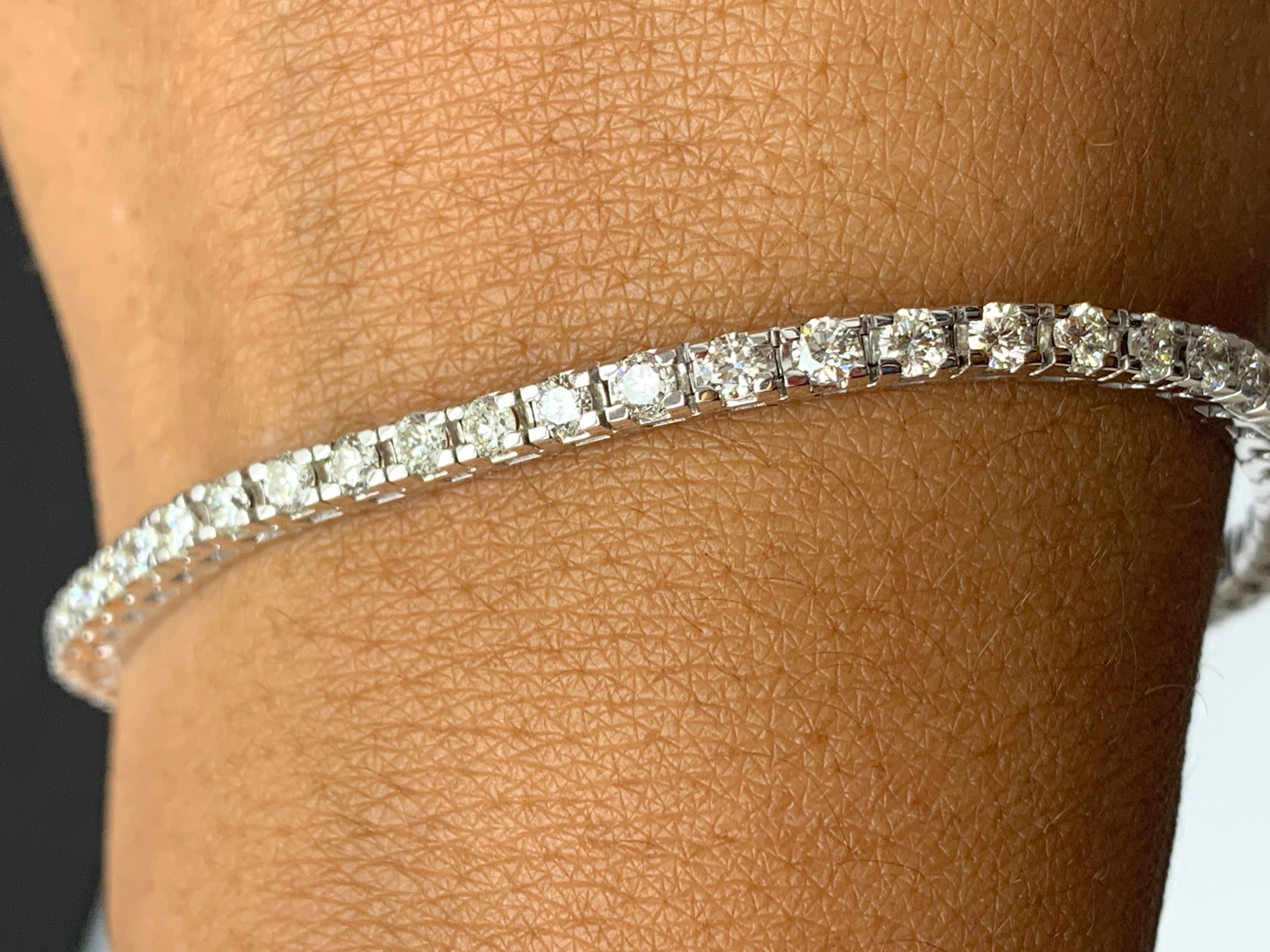 2.00 Carat Brilliant Cut Round Diamond Tennis Bracelet in 14K White Gold For Sale 2