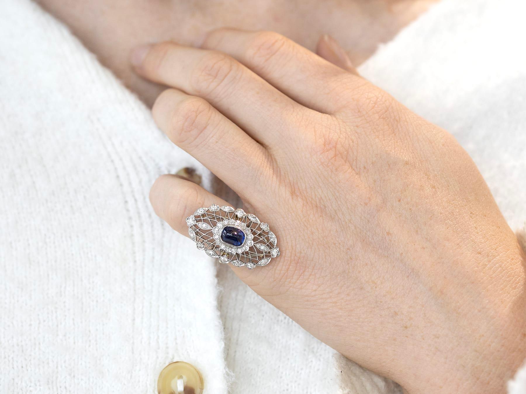 2,00 Karat Ceylon Saphir und 1,16 Karat Diamant 18k Gelbgold Cocktail Ring (Kegel-Cabochon) im Angebot