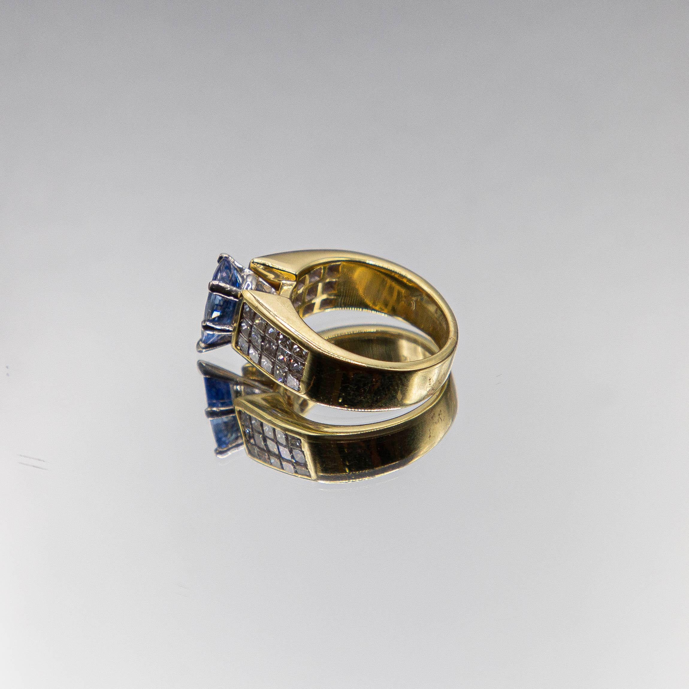 2.00 Carat Cornflower Blue Ceylon Sapphire/ 1.50cts. Diamonds/ 18K Plat Ring In New Condition For Sale In Birmingham, MI
