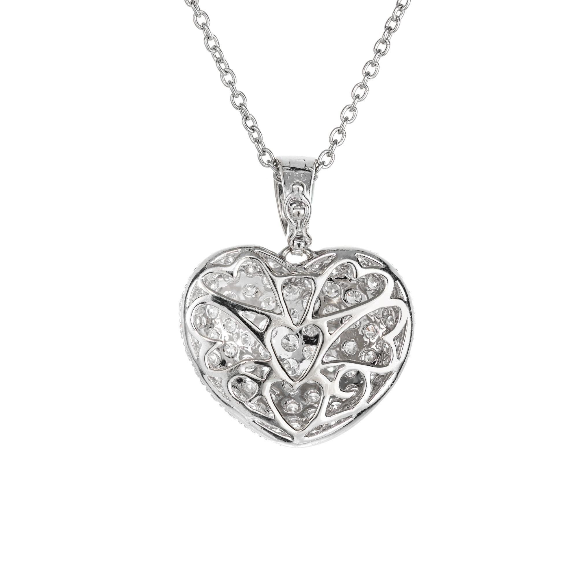 Taille ronde Collier pendentif en platine avec cœurs pavés de diamants de 2,00 carats  en vente