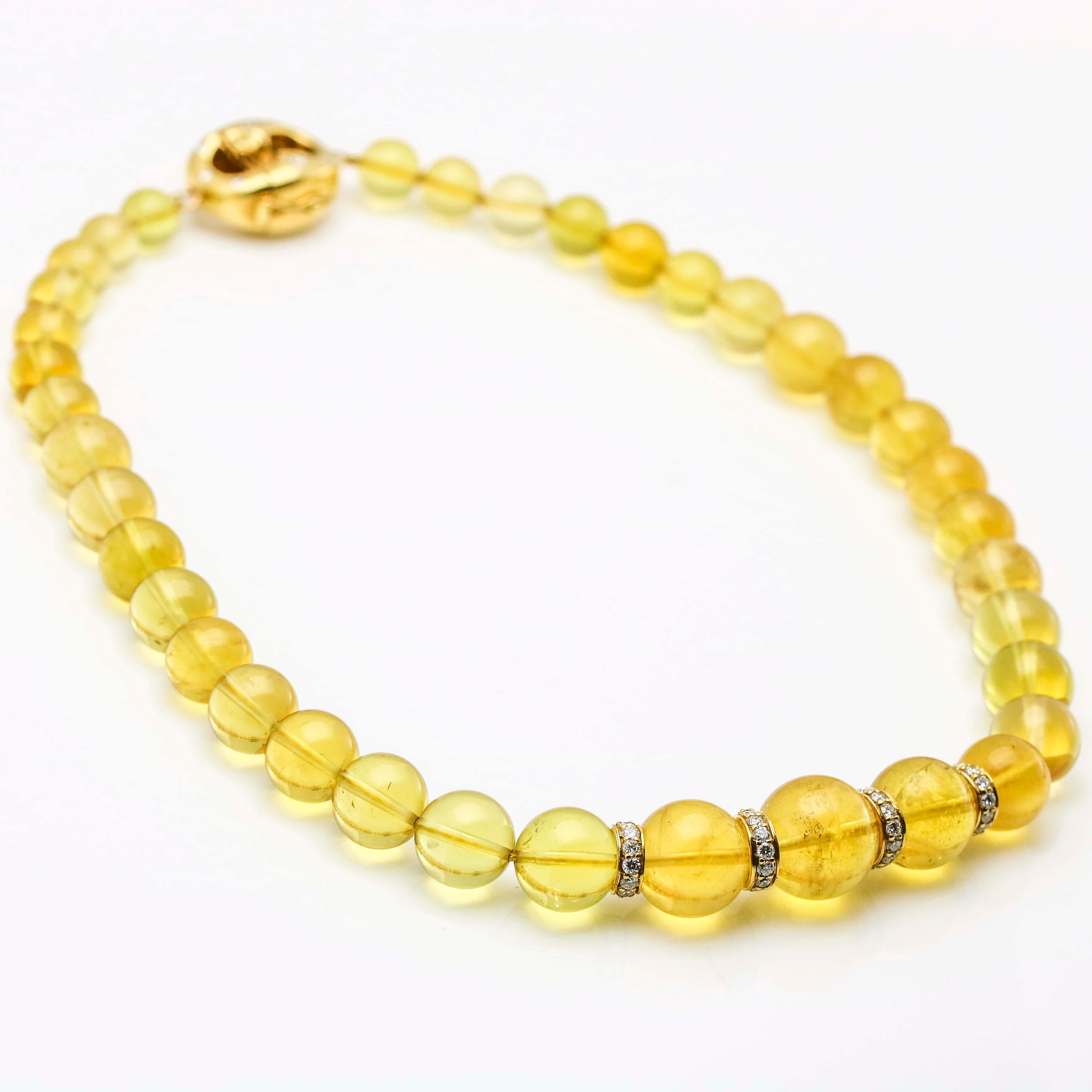 Round Cut 2.00 Carat Diamonds 18 Karat Yellow Gold Graduated Beryl Bead Necklace For Sale