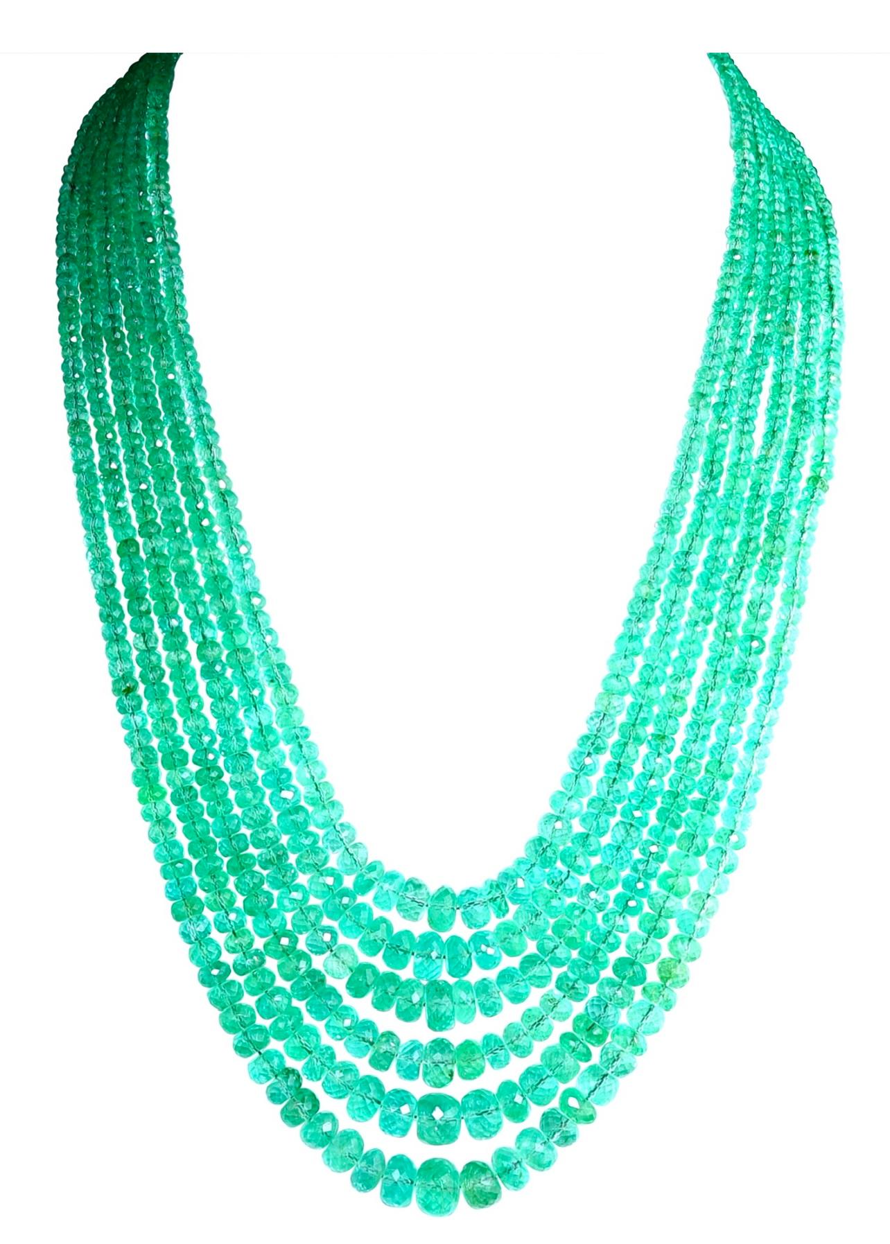 200 Carat Emerald Beads 7 Line Necklace with Diamond Clasp 18 Karat Yellow Gold 4