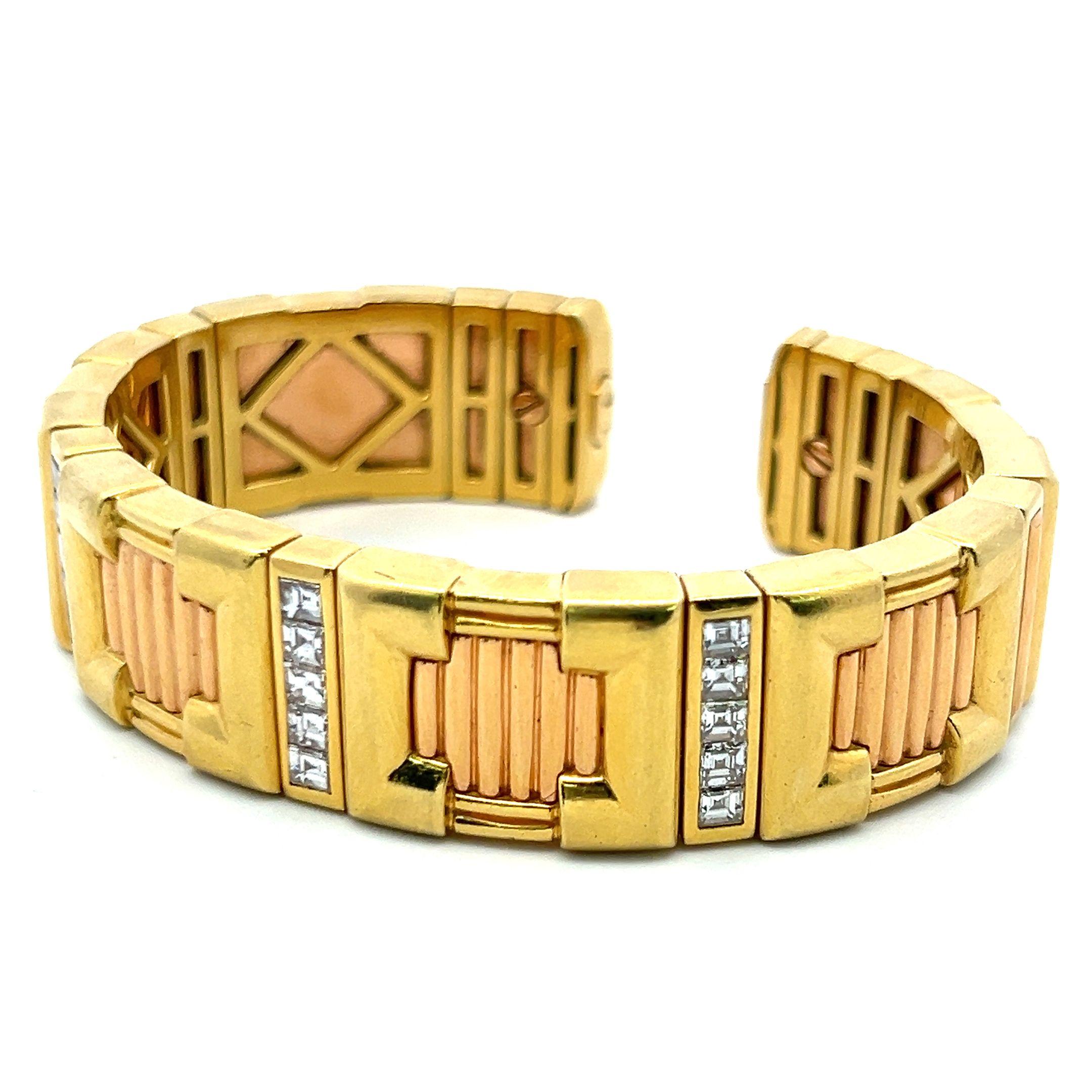 2,00 Karat Smaragdschliff Diamant 18 Karat zweifarbiges Gold Manschettenarmband im Zustand „Gut“ im Angebot in New York, NY