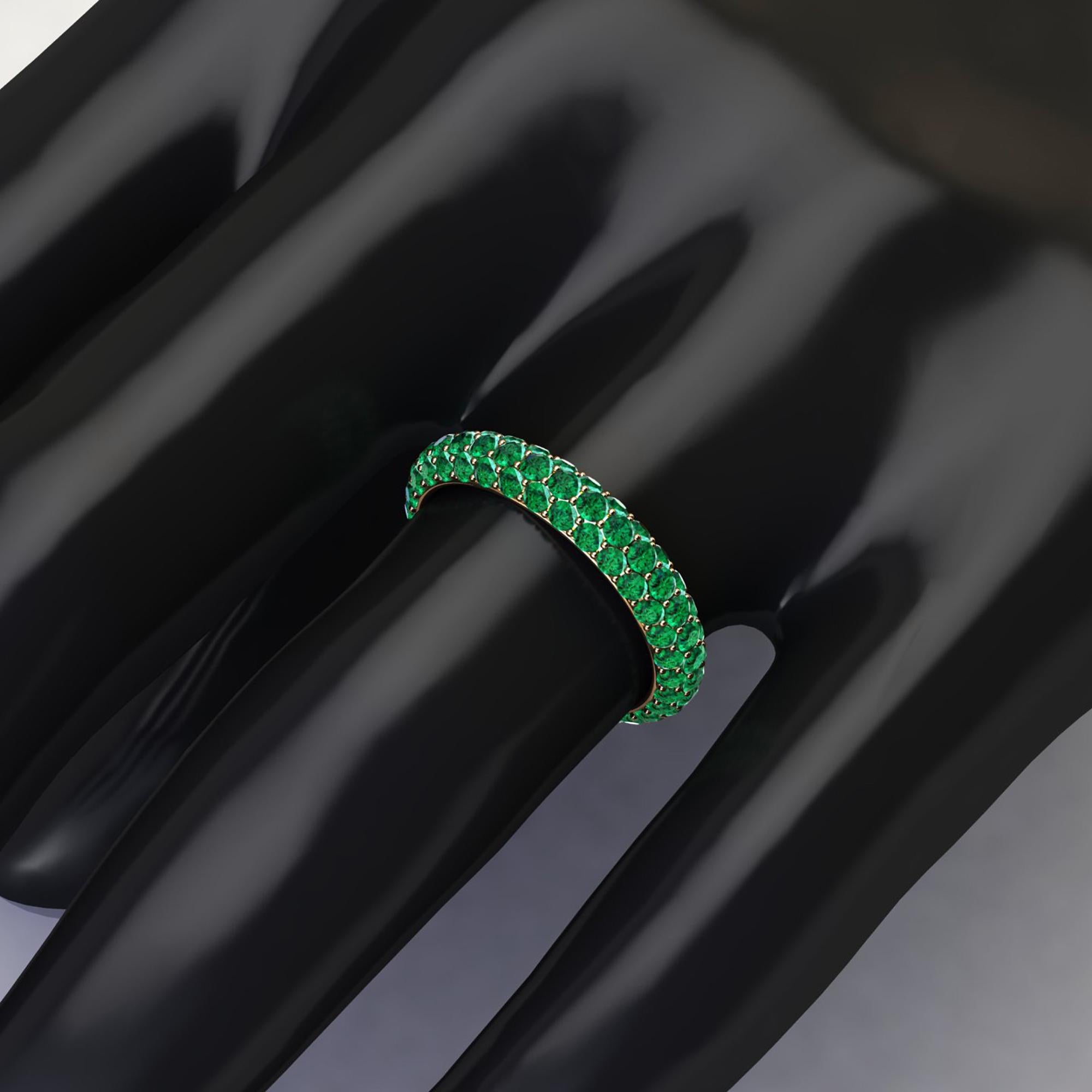 2.00 Carat Emeralds Pavé Eternity Ring in 18 Karat Yellow Gold For Sale 3