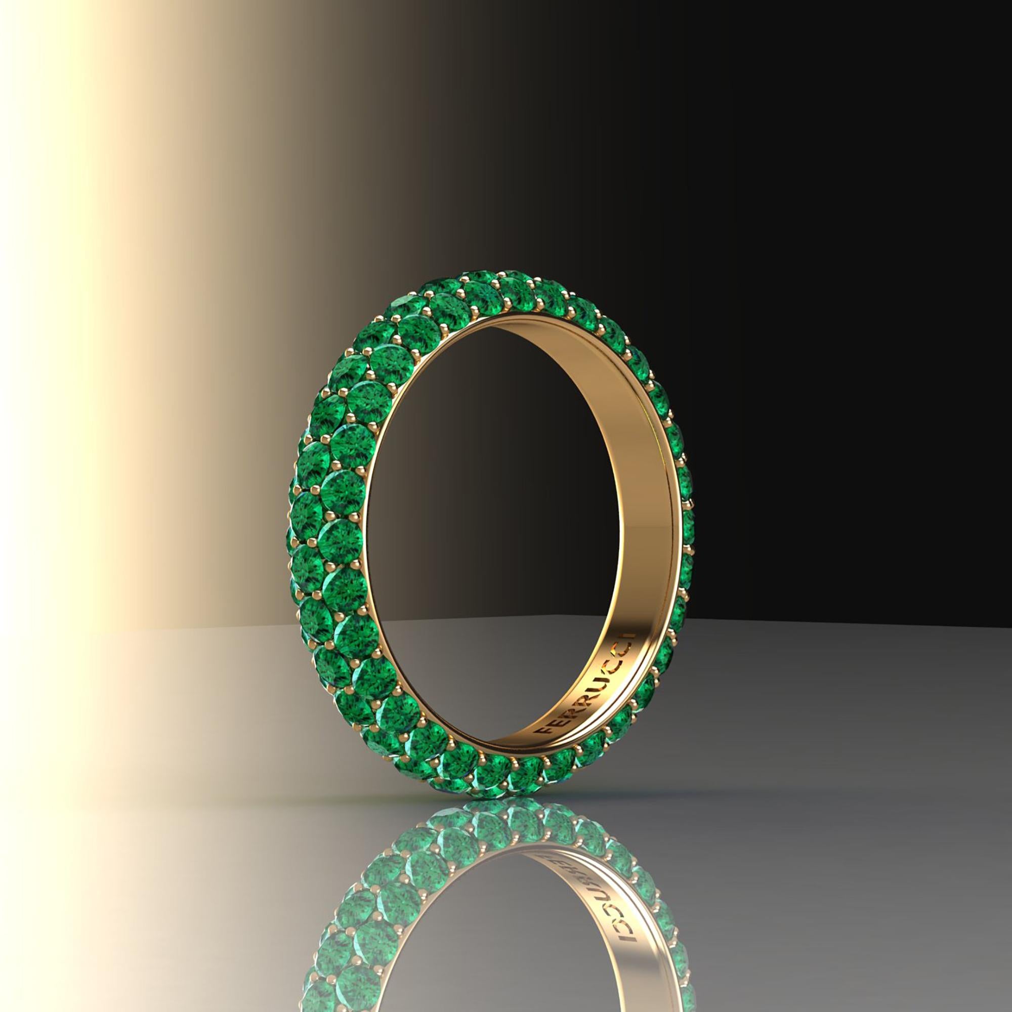 Women's 2.00 Carat Emeralds Pavé Eternity Ring in 18 Karat Yellow Gold For Sale
