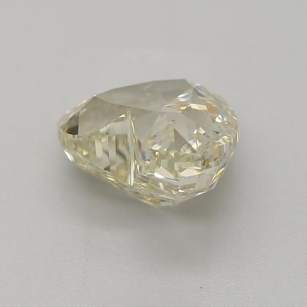 2.00 Carat Fancy Light Brownish Greenish Yellow Heart cut diamond GIA Certified In New Condition For Sale In Kowloon, HK