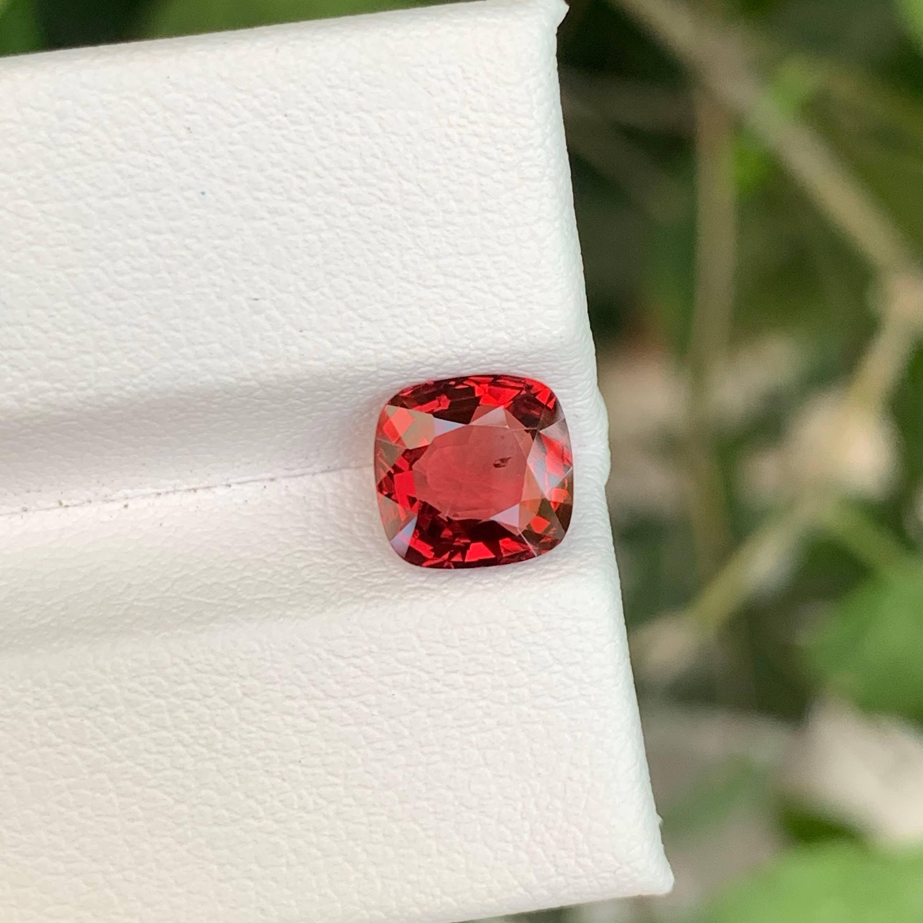 2.00 Carat Gorgeous Orange Red Spinel Loose Stone Cushion Cut form Burma In New Condition For Sale In Bangkok, TH