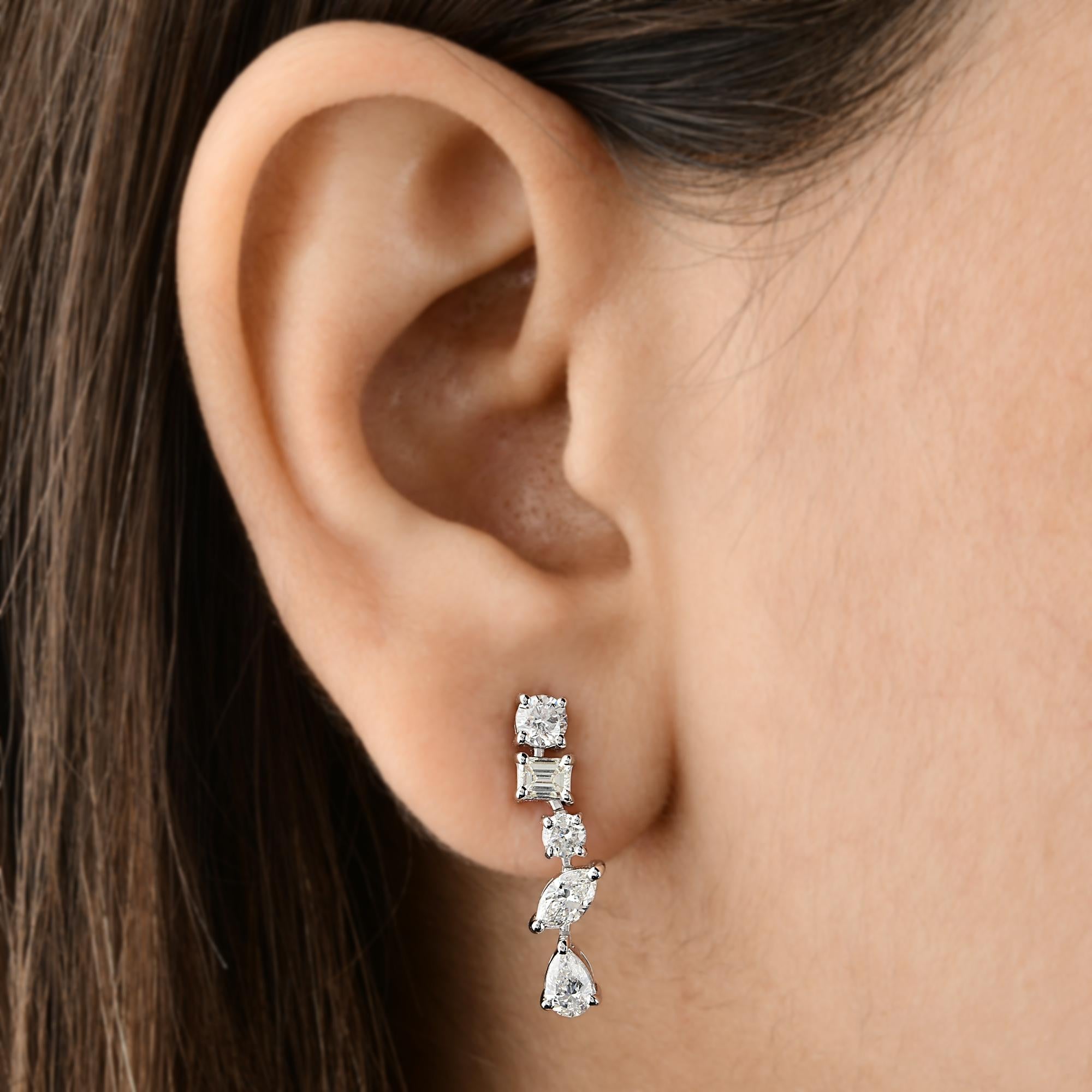 Moderne Boucles d'oreilles en or blanc 18 carats avec diamants taille émeraude en forme de poire carrée de 2,00 carats en vente