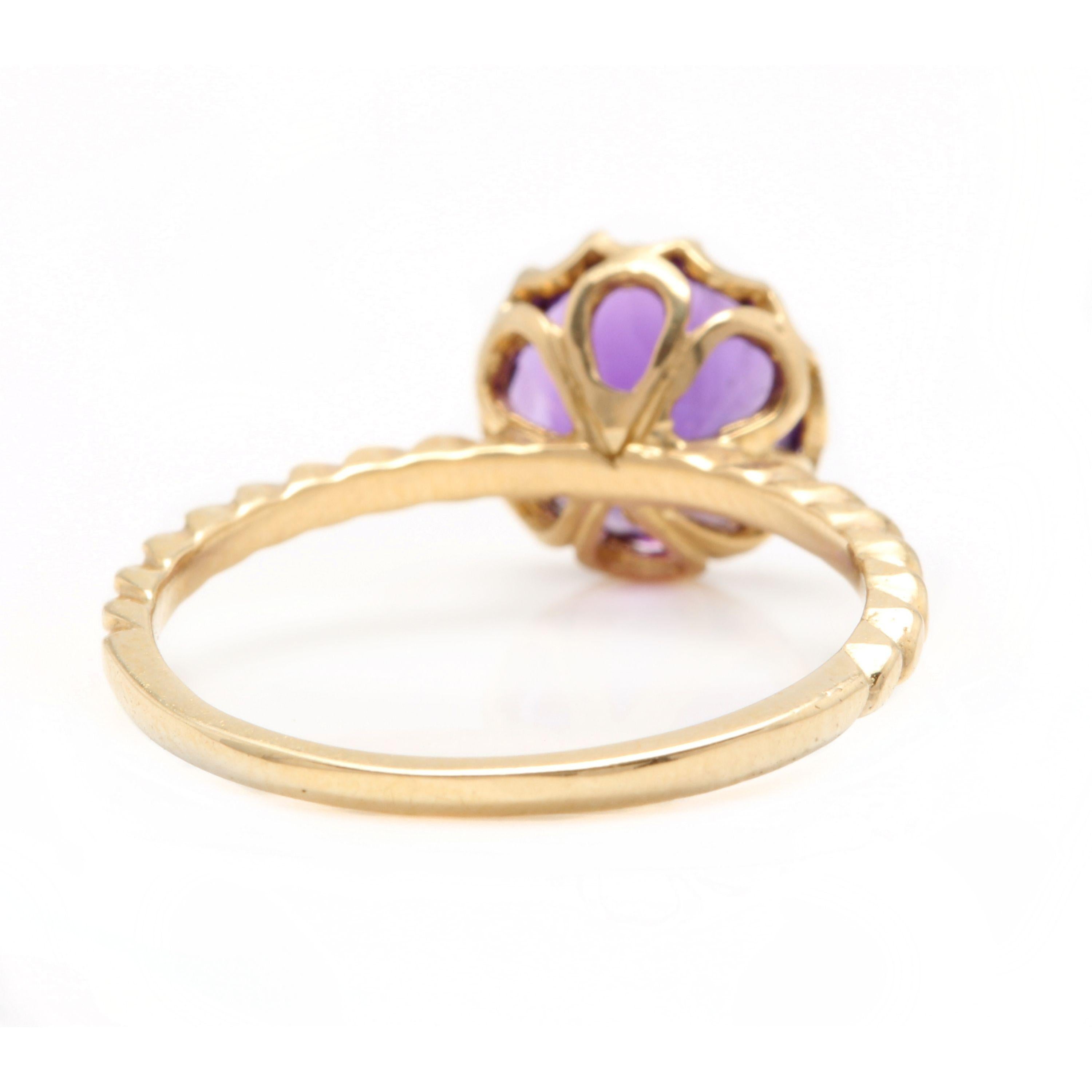 2.00 Carat Natural Amethyst 14 Karat Solid Yellow Gold Ring In New Condition For Sale In Los Angeles, CA