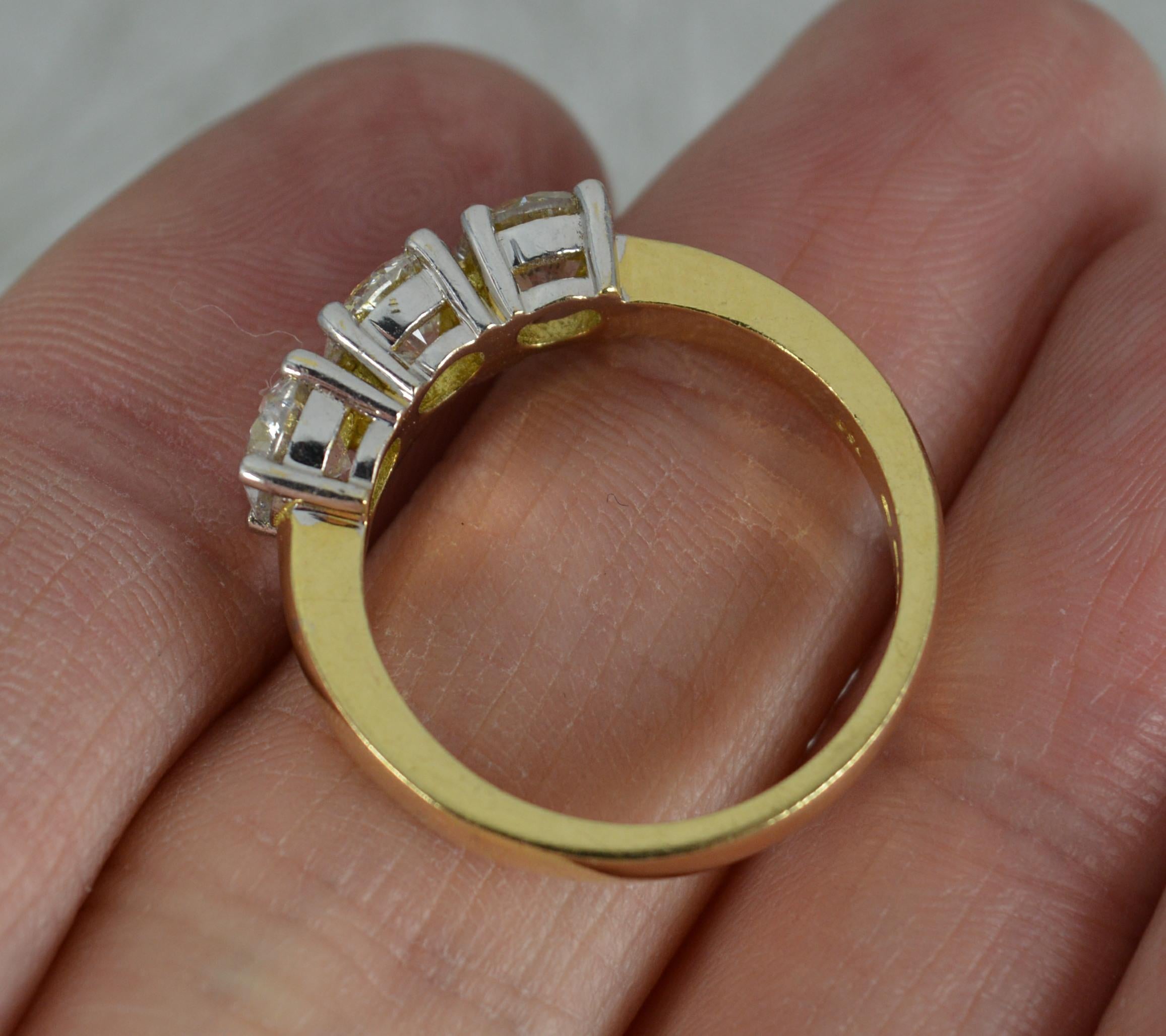 2.00 Carat Natural Diamond and 18 Carat Gold Trilogy Ring In Good Condition In St Helens, GB