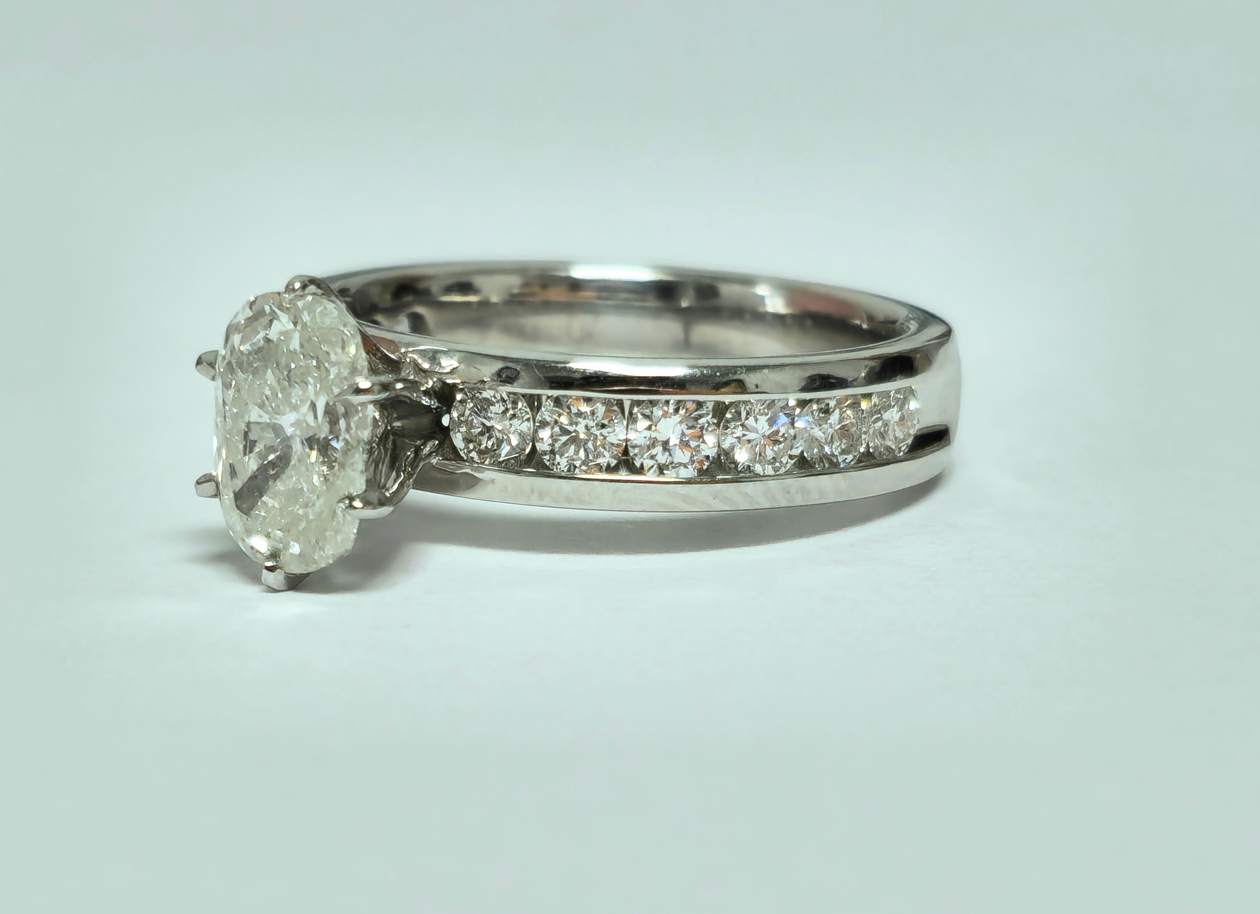 2.00 Carat Natural Diamond Engagement Ring  In Excellent Condition For Sale In Miami, FL