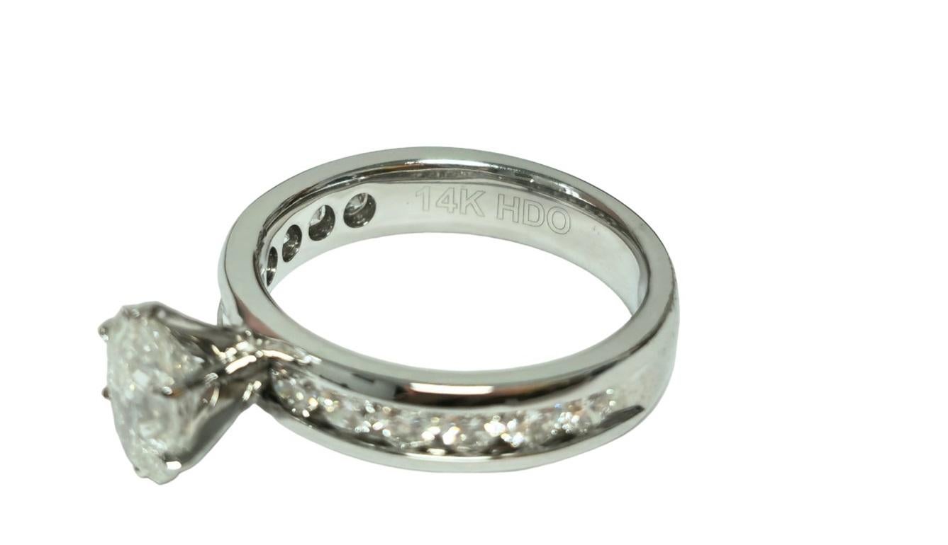 Women's 2.00 Carat Natural Diamond Engagement Ring For Sale