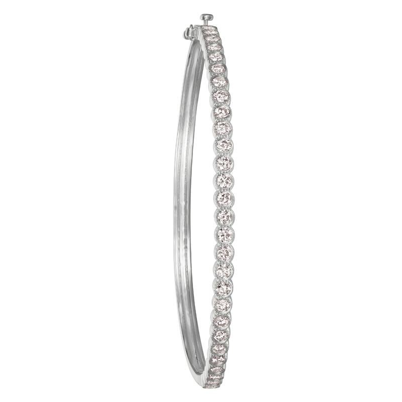 Contemporary 2.00 Carat Natural Diamond Miligrain Bezel Bangle Bracelet G SI 14 Karat Gold For Sale