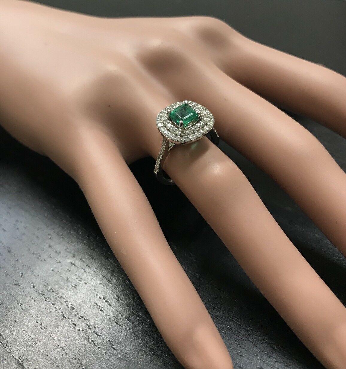 Esmeralda natural de 2,00 quilates y diamante Anillo de oro blanco macizo de 14 quilates en venta 2