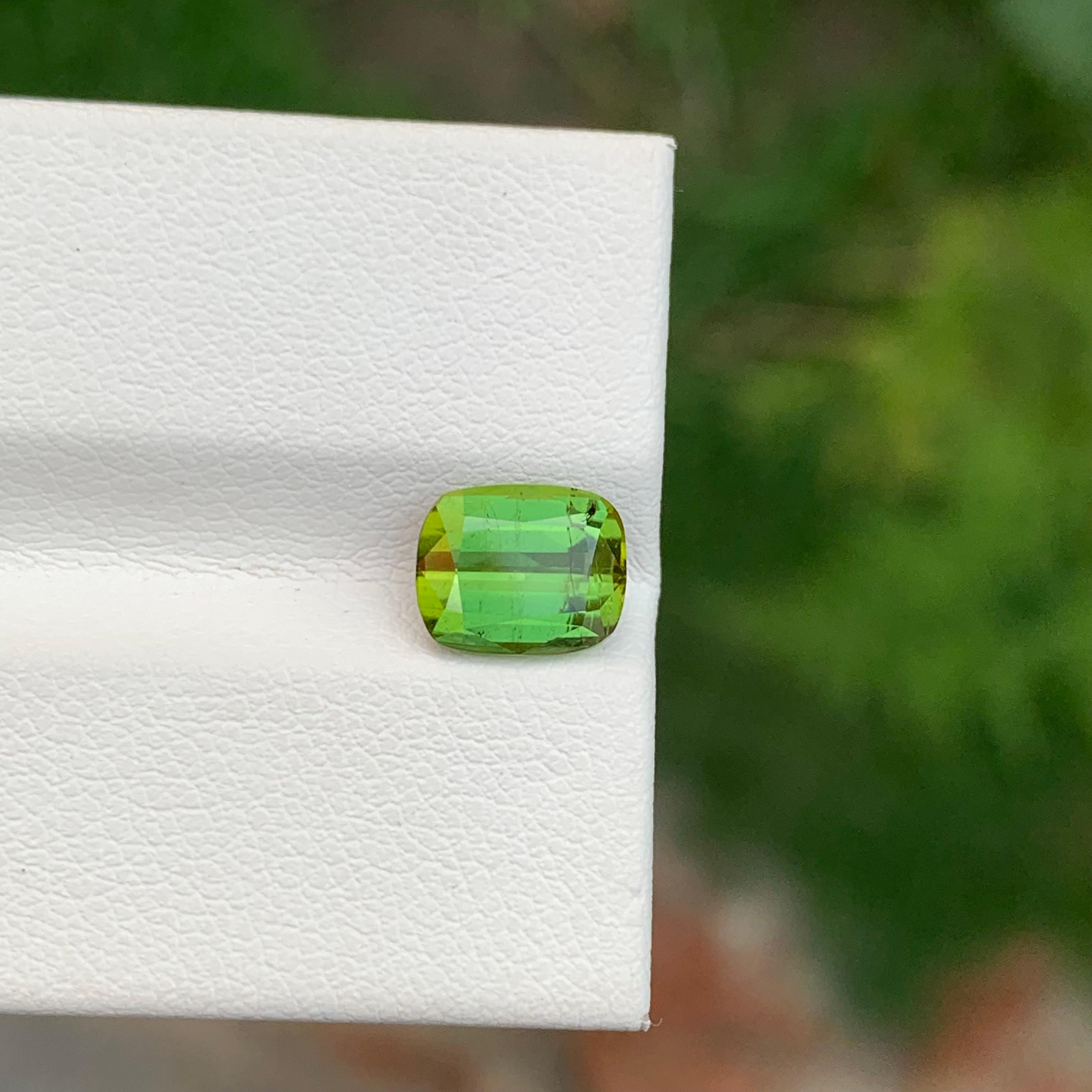 2.00 Carat Natural Loose Green Tourmaline Cushion Shape Gem From Afghanistan In New Condition For Sale In Peshawar, PK