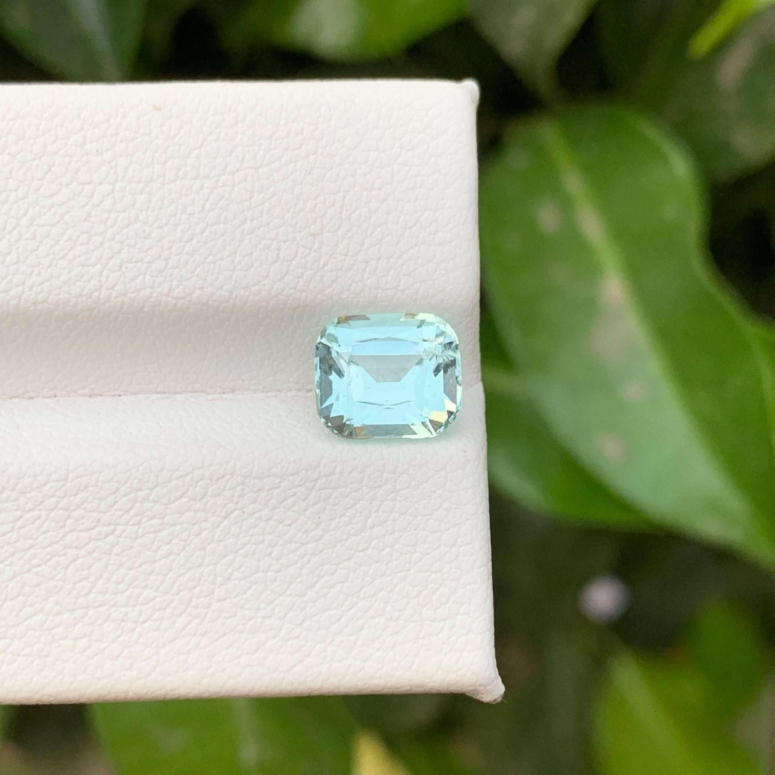 2.00 Karat Natürlicher loser hellblauer Aquamarin im Kissenschliff Pakistanischer Edelstein (Moderne) im Angebot