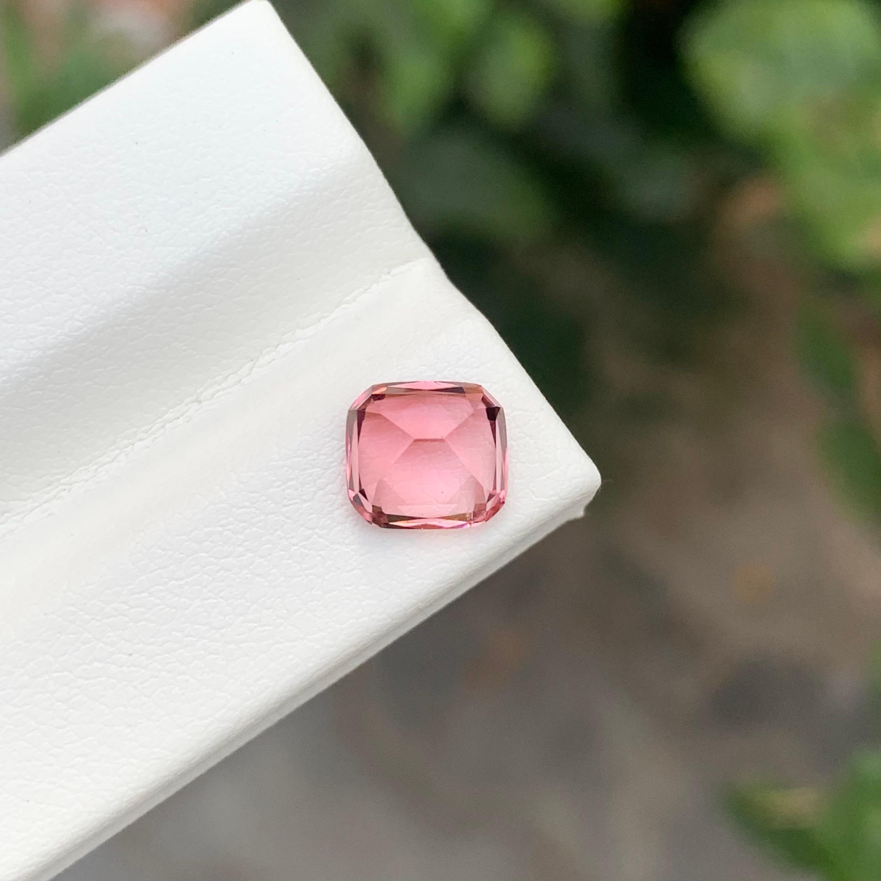 2.00 Carat Natural Loose Pink Tourmaline Cushion Shape Gem Unisexe en vente
