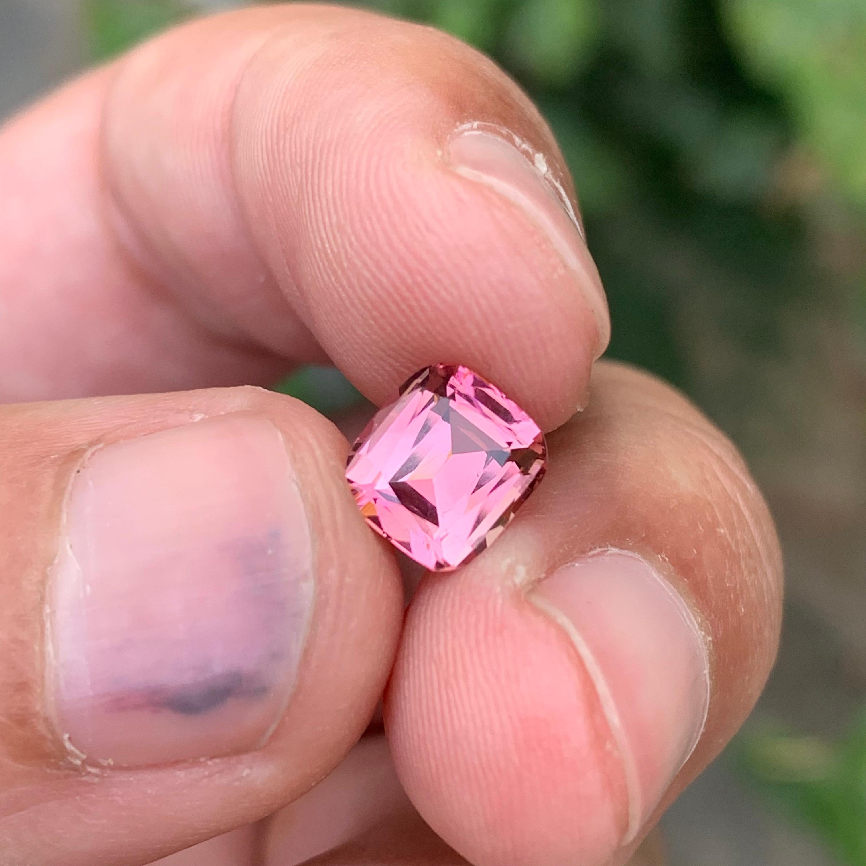 2.00 Carat Natural Loose Pink Tourmaline Cushion Shape Gem en vente 2