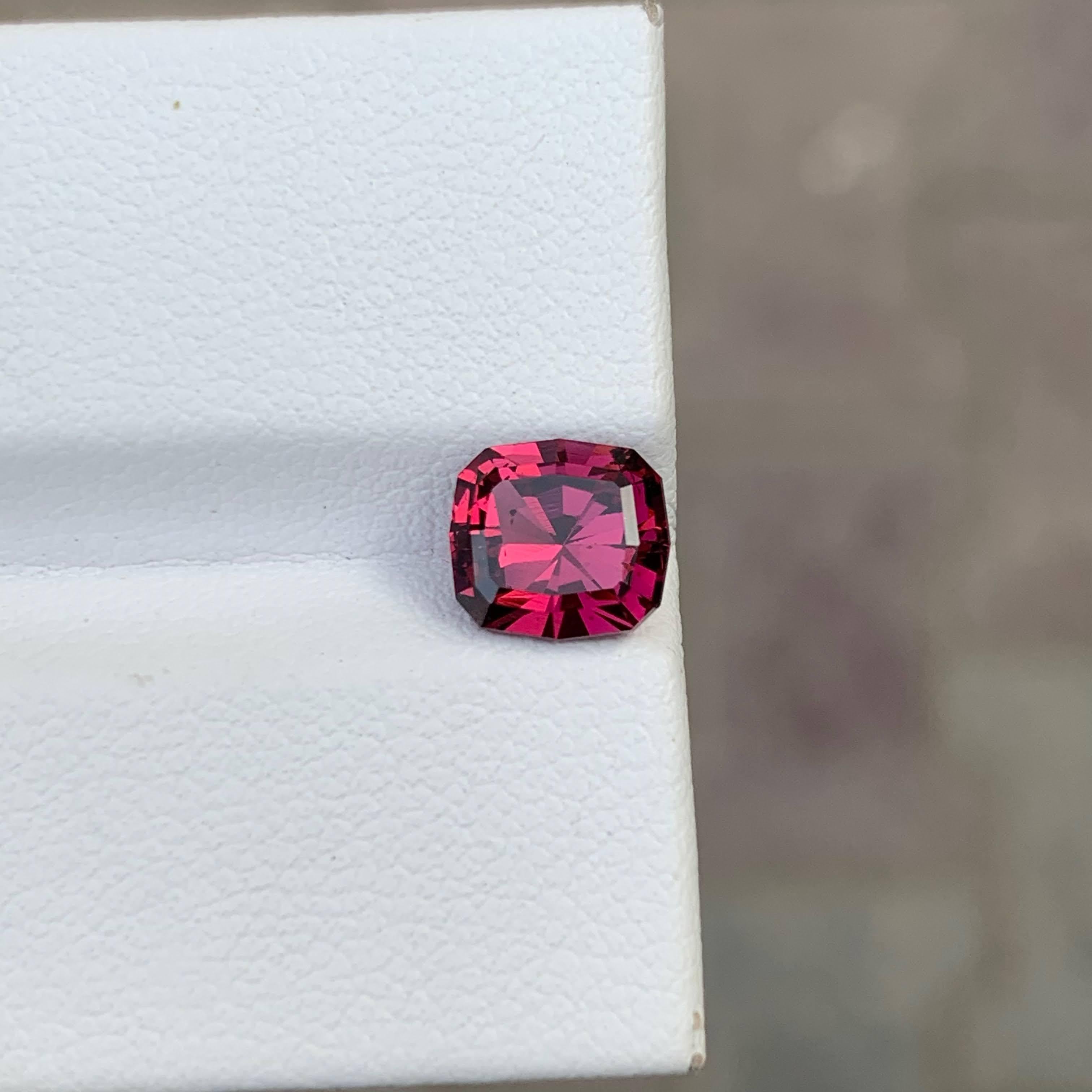 Moderno 2.00 Carati di granato rosso rosato naturale sfuso Pietra africana tagliata a cuscino in vendita