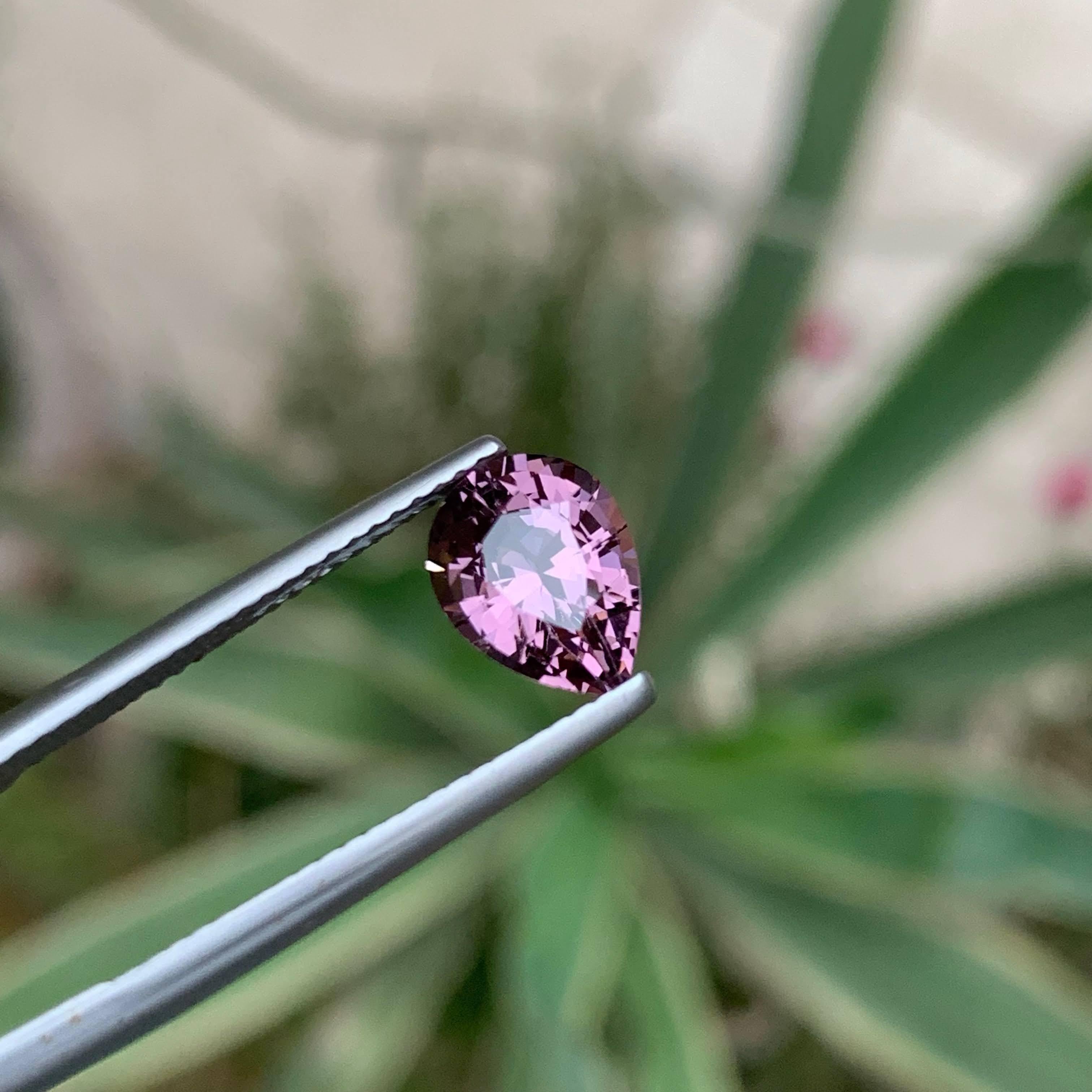 Moderno 2,00 Carati di Spinello birmano rosa violaceo naturale sfuso Pietra preziosa con taglio a pera in vendita